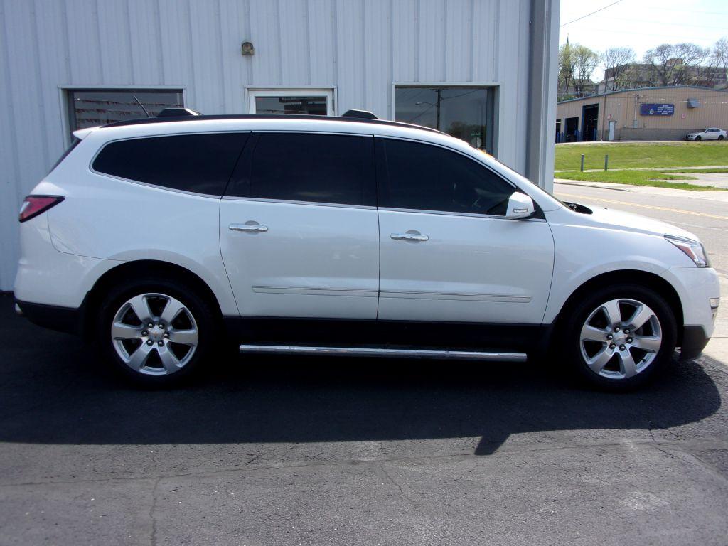 photo of 2017 CHEVROLET TRAVERSE 4DR