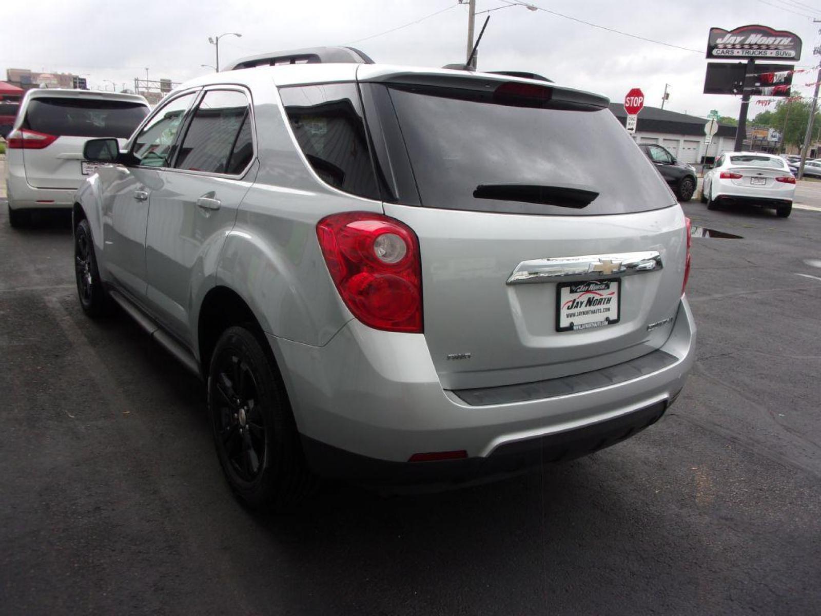 2015 SILVER CHEVROLET EQUINOX LT (2GNFLFEK8F6) with an 2.4L engine, Automatic transmission, located at 501 E. Columbia St., Springfield, OH, 45503, (800) 262-7122, 39.925262, -83.801796 - Photo #5
