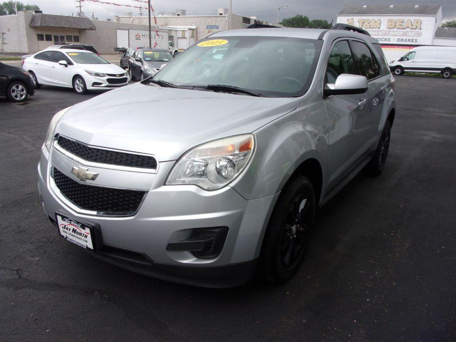 2015 SILVER CHEVROLET EQUINOX LT (2GNFLFEK8F6) with an 2.4L engine, Automatic transmission, located at 501 E. Columbia St., Springfield, OH, 45503, (800) 262-7122, 39.925262, -83.801796 - Photo #6
