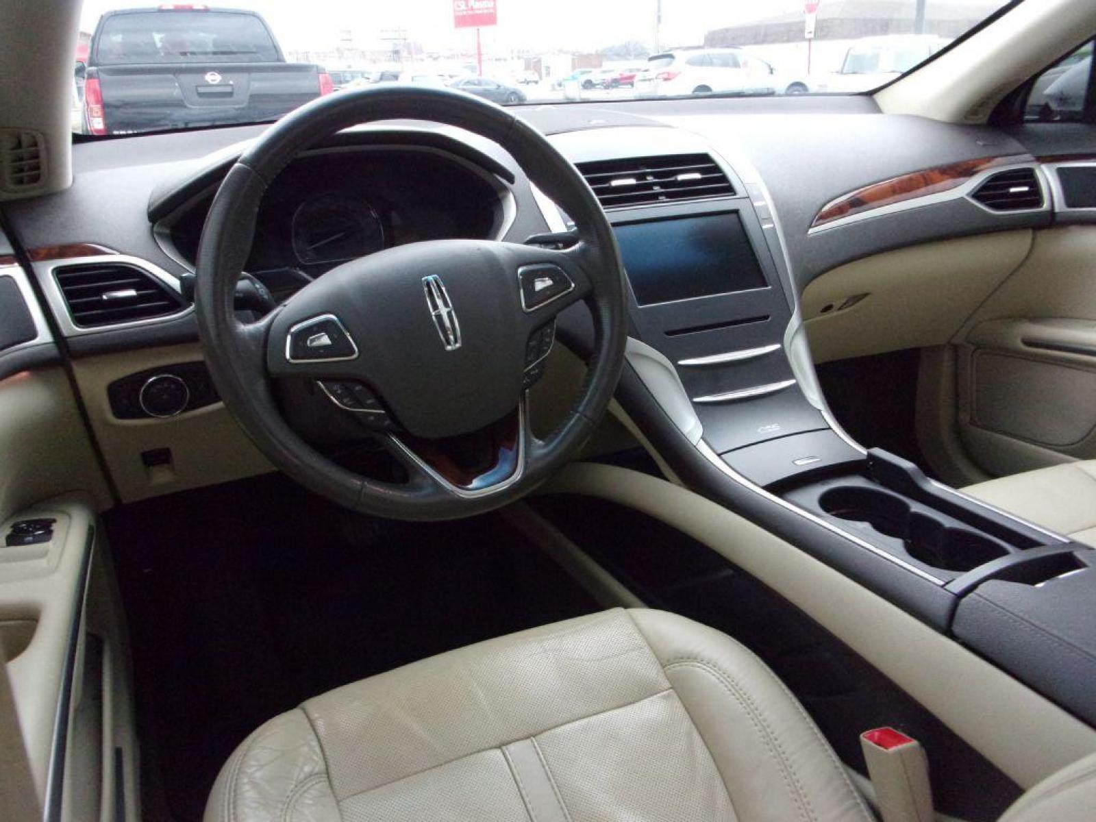 2014 SILVER LINCOLN MKZ HYBRID (3LN6L2LU0ER) with an 2.0L engine, Continuously Variable transmission, located at 501 E. Columbia St., Springfield, OH, 45503, (800) 262-7122, 39.925262, -83.801796 - *** Please call for Availability ***Clean Carfax***SHARP***Hybrid***Heated and Cooled Leather Seating***Navigation***Heated Steering Wheel***Panoramic Moon Roof***THX Stereo***Serviced and Detailed*** Jay North Auto has offered hand picked vehicles since 1965! Our customer's enjoy a NO pressure b - Photo #13