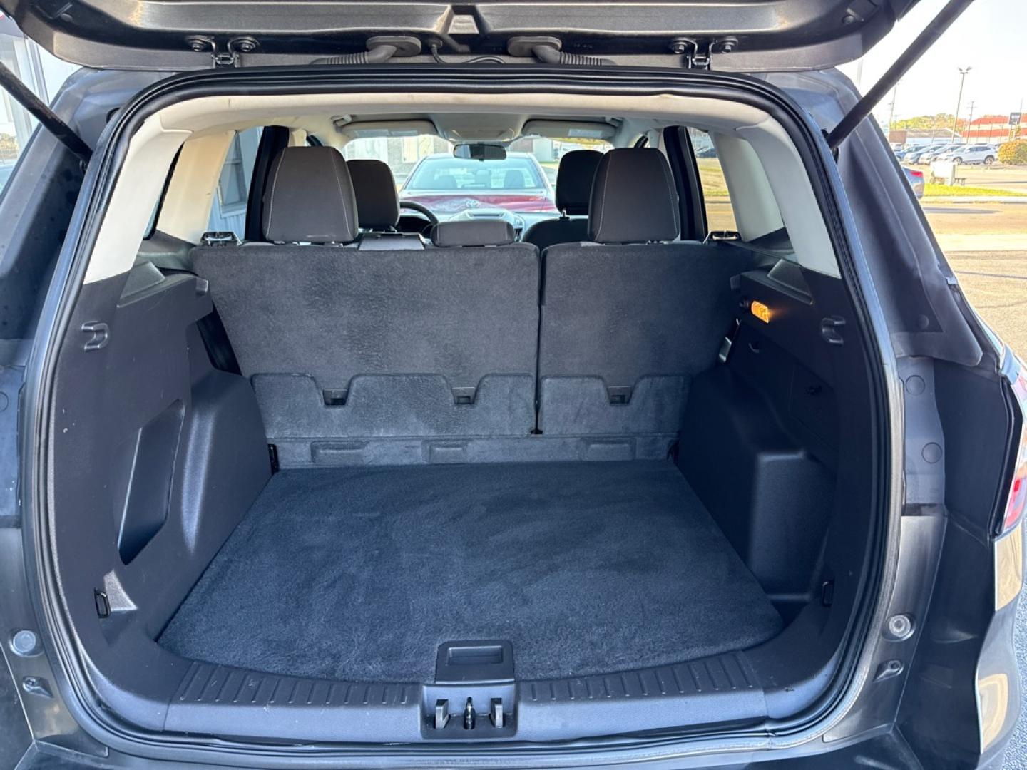 2018 GRAY FORD ESCAPE SE (1FMCU0GD8JU) with an 1.5L engine, Automatic transmission, located at 501 E. Columbia St., Springfield, OH, 45503, (800) 262-7122, 39.925262, -83.801796 - Jay North Auto has offered hand picked vehicles since 1965! Our customer's enjoy a NO pressure buying experience with a small town feel. We are a preferred dealer for many local credit unions and lenders. Bad credit? No Credit/First time buyer? Open or closed BANKRUPTCY 7 or 13? We Can Help Apply- Photo#6