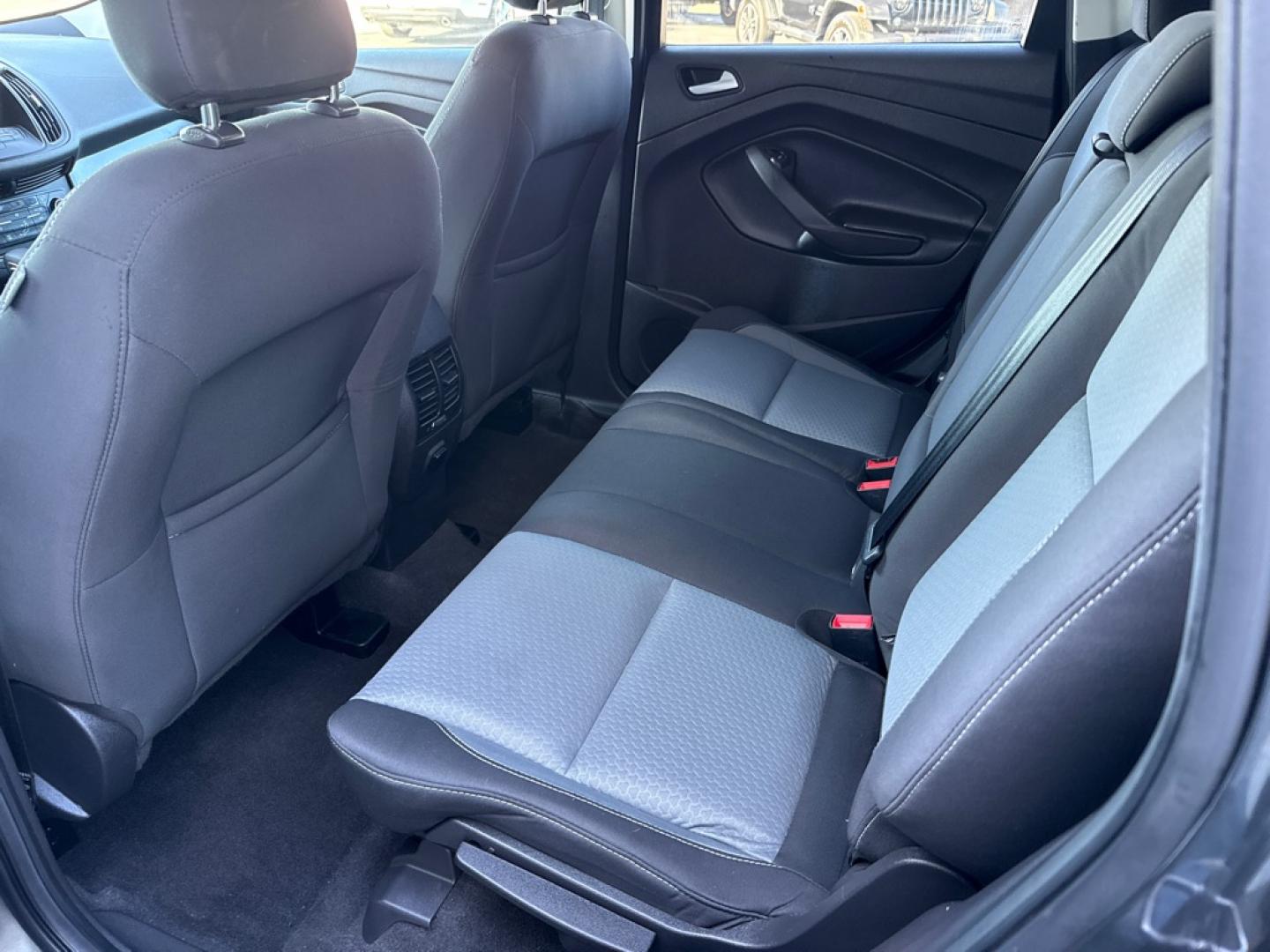 2018 GRAY FORD ESCAPE SE (1FMCU0GD8JU) with an 1.5L engine, Automatic transmission, located at 501 E. Columbia St., Springfield, OH, 45503, (800) 262-7122, 39.925262, -83.801796 - Jay North Auto has offered hand picked vehicles since 1965! Our customer's enjoy a NO pressure buying experience with a small town feel. We are a preferred dealer for many local credit unions and lenders. Bad credit? No Credit/First time buyer? Open or closed BANKRUPTCY 7 or 13? We Can Help Apply- Photo#8