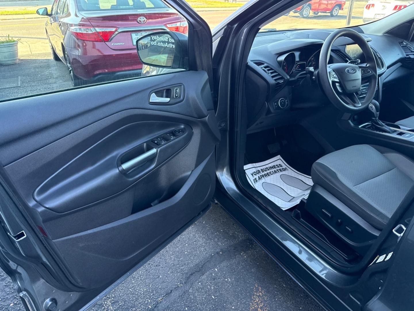 2018 GRAY FORD ESCAPE SE (1FMCU0GD8JU) with an 1.5L engine, Automatic transmission, located at 501 E. Columbia St., Springfield, OH, 45503, (800) 262-7122, 39.925262, -83.801796 - Jay North Auto has offered hand picked vehicles since 1965! Our customer's enjoy a NO pressure buying experience with a small town feel. We are a preferred dealer for many local credit unions and lenders. Bad credit? No Credit/First time buyer? Open or closed BANKRUPTCY 7 or 13? We Can Help Apply- Photo#10