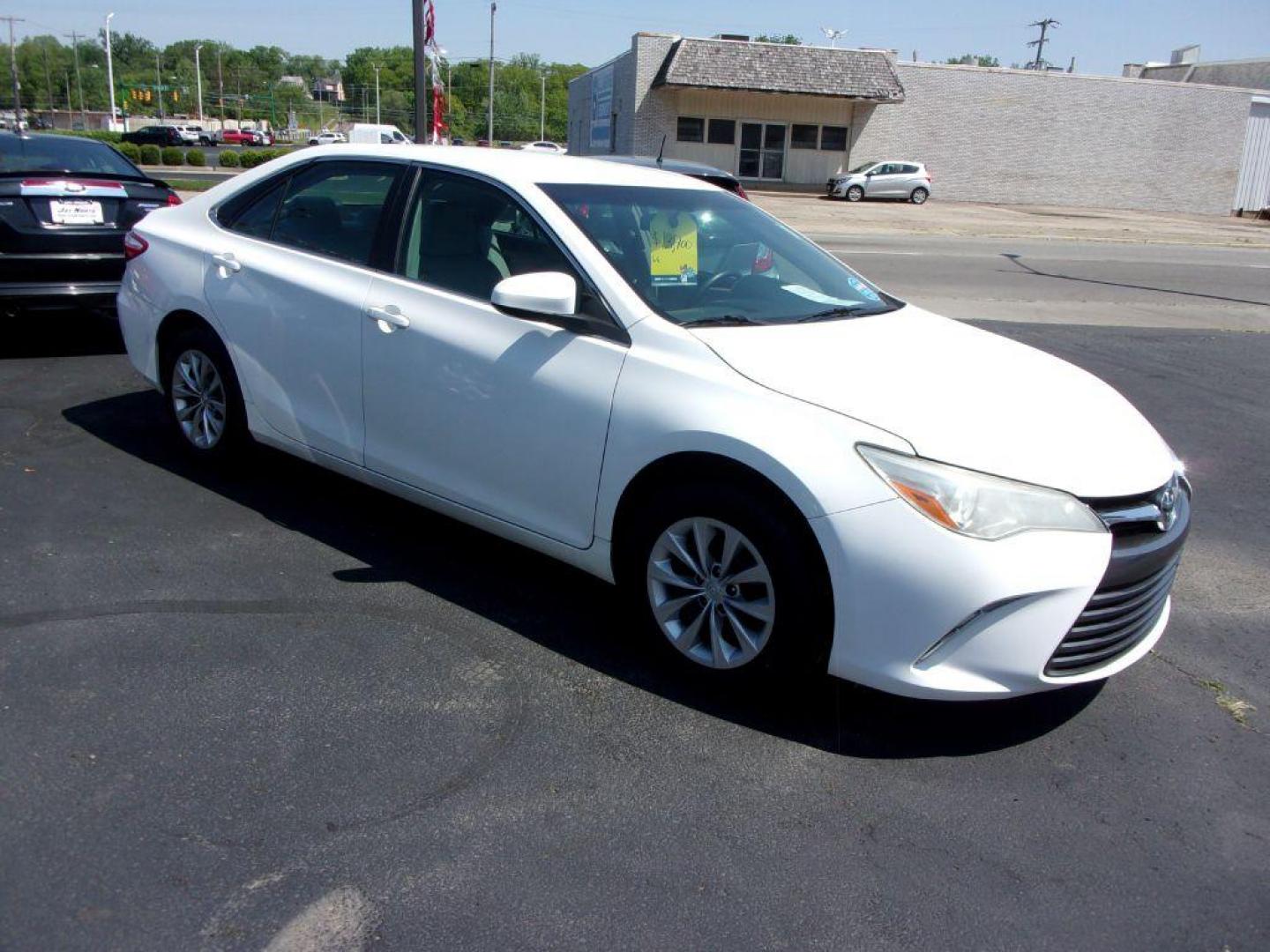 2017 WHITE TOYOTA CAMRY LE (4T1BF1FK1HU) with an 2.5L engine, Automatic transmission, located at 501 E. Columbia St., Springfield, OH, 45503, (800) 262-7122, 39.925262, -83.801796 - *** LE *** Serviced and Detailed *** Back Up Camera *** FWD *** Jay North Auto has offered hand picked vehicles since 1965! Our customer's enjoy a NO pressure buying experience with a small town feel. All of our vehicles get fully inspected and detailed. We are a preferred dealer for many local - Photo#0