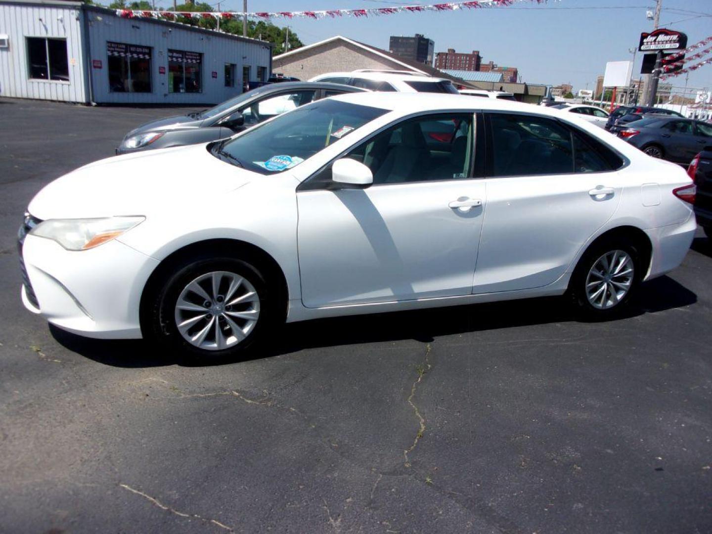 2017 WHITE TOYOTA CAMRY LE (4T1BF1FK1HU) with an 2.5L engine, Automatic transmission, located at 501 E. Columbia St., Springfield, OH, 45503, (800) 262-7122, 39.925262, -83.801796 - *** LE *** Serviced and Detailed *** Back Up Camera *** FWD *** Jay North Auto has offered hand picked vehicles since 1965! Our customer's enjoy a NO pressure buying experience with a small town feel. All of our vehicles get fully inspected and detailed. We are a preferred dealer for many local - Photo#1