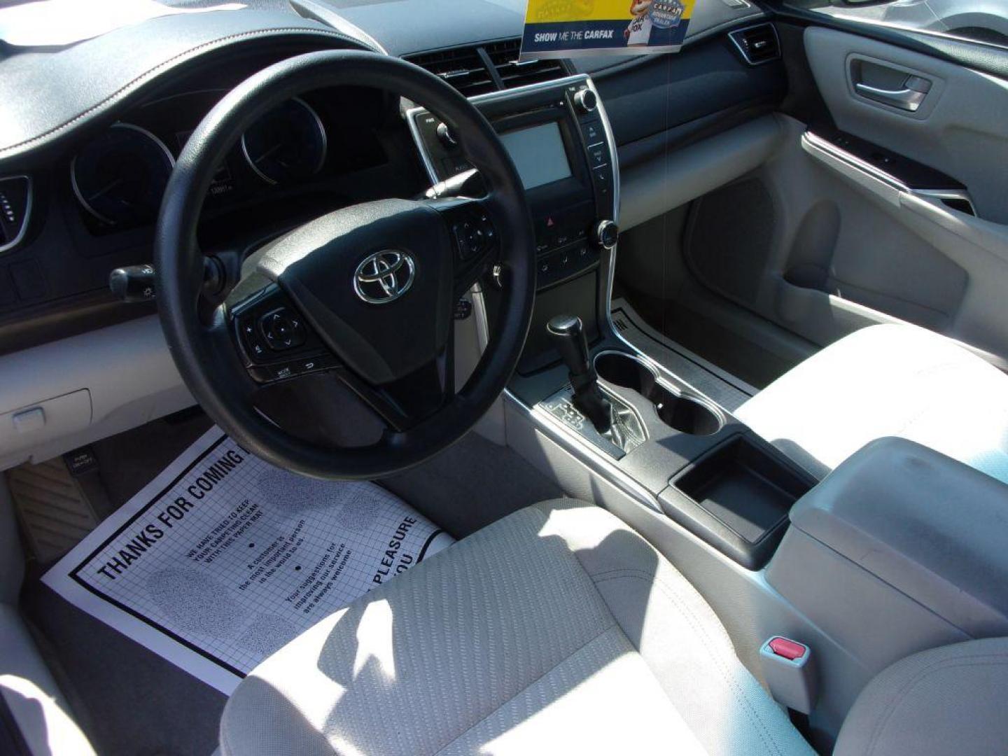 2017 WHITE TOYOTA CAMRY LE (4T1BF1FK1HU) with an 2.5L engine, Automatic transmission, located at 501 E. Columbia St., Springfield, OH, 45503, (800) 262-7122, 39.925262, -83.801796 - *** LE *** Serviced and Detailed *** Back Up Camera *** FWD *** Jay North Auto has offered hand picked vehicles since 1965! Our customer's enjoy a NO pressure buying experience with a small town feel. All of our vehicles get fully inspected and detailed. We are a preferred dealer for many local - Photo#5