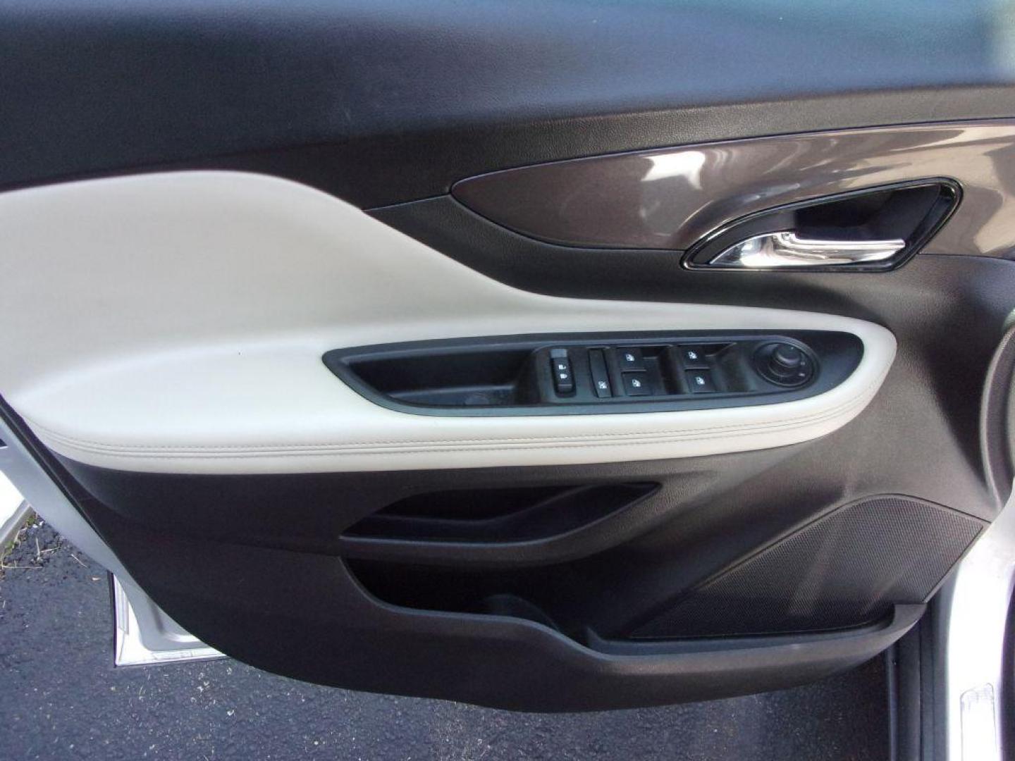 2018 SILVER BUICK ENCORE PREFERRED (KL4CJASB8JB) with an 1.4L engine, Automatic transmission, located at 501 E. Columbia St., Springfield, OH, 45503, (800) 262-7122, 39.925262, -83.801796 - ***Clean Carfax***New Brakes***FWD***Back-up Camera***PREFERRED***Serviced and Detailed*** Jay North Auto has offered hand picked vehicles since 1965! Our customer's enjoy a NO pressure buying experience with a small town feel. All of our vehicles get fully inspected and detailed. We are a prefe - Photo#7