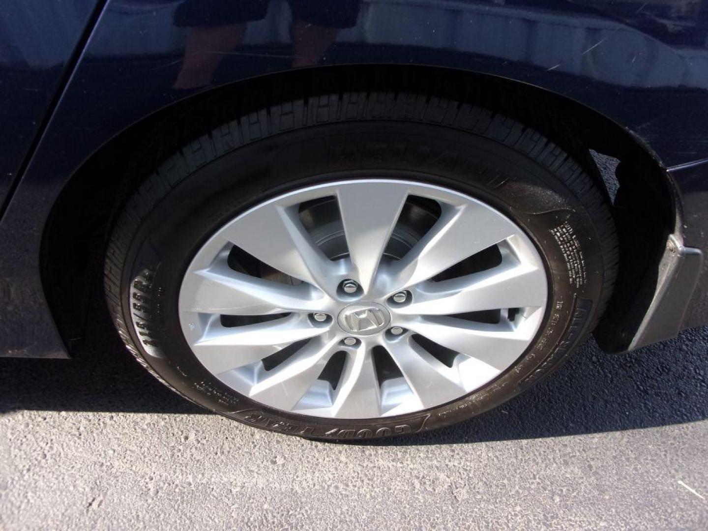 2013 BLUE HONDA ACCORD EXL (1HGCR2F89DA) with an 2.4L engine, Continuously Variable transmission, located at 501 E. Columbia St., Springfield, OH, 45503, (800) 262-7122, 39.925262, -83.801796 - Photo#25