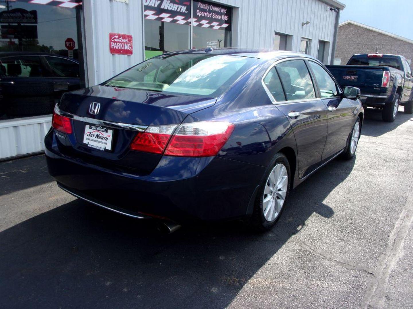 2013 BLUE HONDA ACCORD EXL (1HGCR2F89DA) with an 2.4L engine, Continuously Variable transmission, located at 501 E. Columbia St., Springfield, OH, 45503, (800) 262-7122, 39.925262, -83.801796 - Photo#3