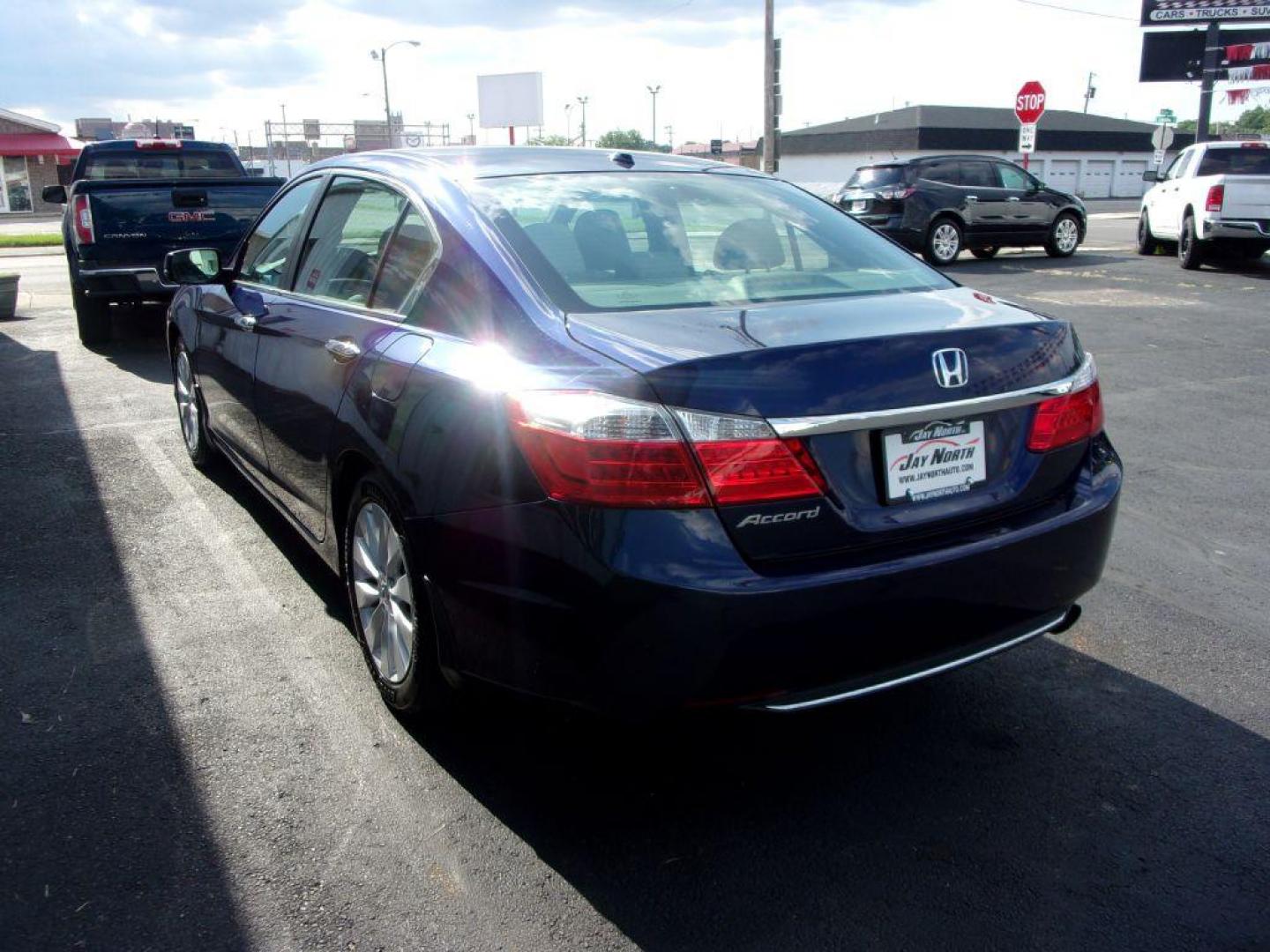 2013 BLUE HONDA ACCORD EXL (1HGCR2F89DA) with an 2.4L engine, Continuously Variable transmission, located at 501 E. Columbia St., Springfield, OH, 45503, (800) 262-7122, 39.925262, -83.801796 - Photo#5