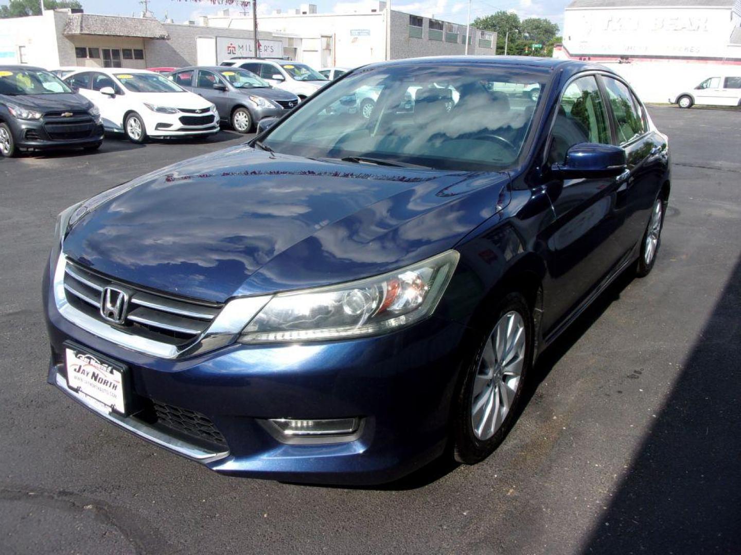 2013 BLUE HONDA ACCORD EXL (1HGCR2F89DA) with an 2.4L engine, Continuously Variable transmission, located at 501 E. Columbia St., Springfield, OH, 45503, (800) 262-7122, 39.925262, -83.801796 - Photo#6