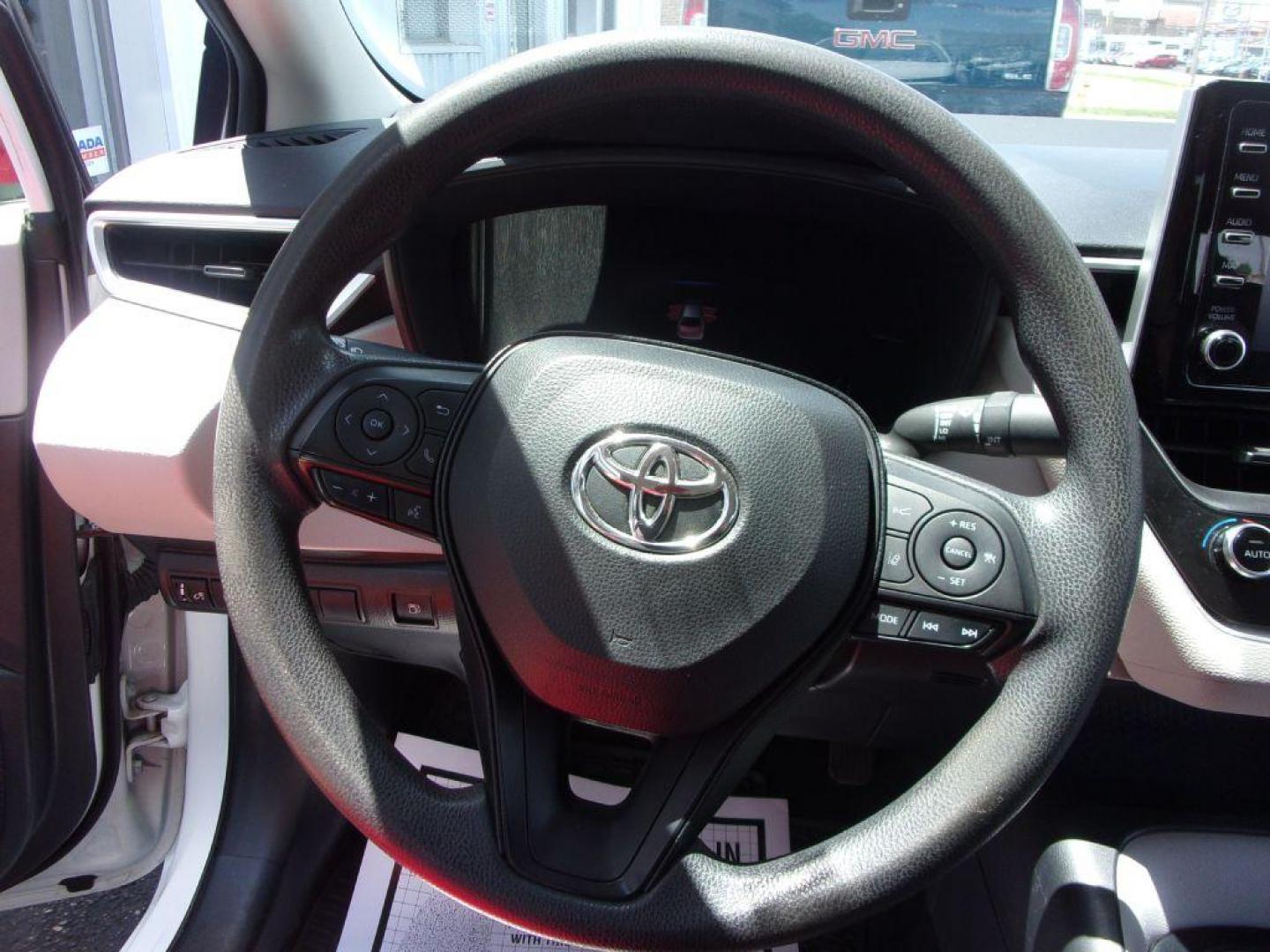 2020 WHITE TOYOTA COROLLA LE HYBRID (JTDEBRBE3LJ) with an 1.8L engine, Continuously Variable transmission, located at 501 E. Columbia St., Springfield, OH, 45503, (800) 262-7122, 39.925262, -83.801796 - ***1-Owner***Clean Carfax***New Tires***Hybrid***LE***Serviced and Detailed*** Jay North Auto has offered hand picked vehicles since 1965! Our customer's enjoy a NO pressure buying experience with a small town feel. All of our vehicles get fully inspected and detailed. We are a preferred dealer - Photo#9