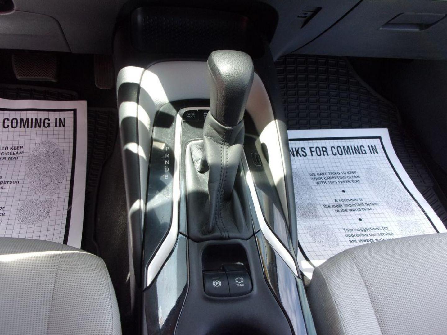 2020 WHITE TOYOTA COROLLA LE HYBRID (JTDEBRBE3LJ) with an 1.8L engine, Continuously Variable transmission, located at 501 E. Columbia St., Springfield, OH, 45503, (800) 262-7122, 39.925262, -83.801796 - ***1-Owner***Clean Carfax***New Tires***Hybrid***LE***Serviced and Detailed*** Jay North Auto has offered hand picked vehicles since 1965! Our customer's enjoy a NO pressure buying experience with a small town feel. All of our vehicles get fully inspected and detailed. We are a preferred dealer - Photo#11