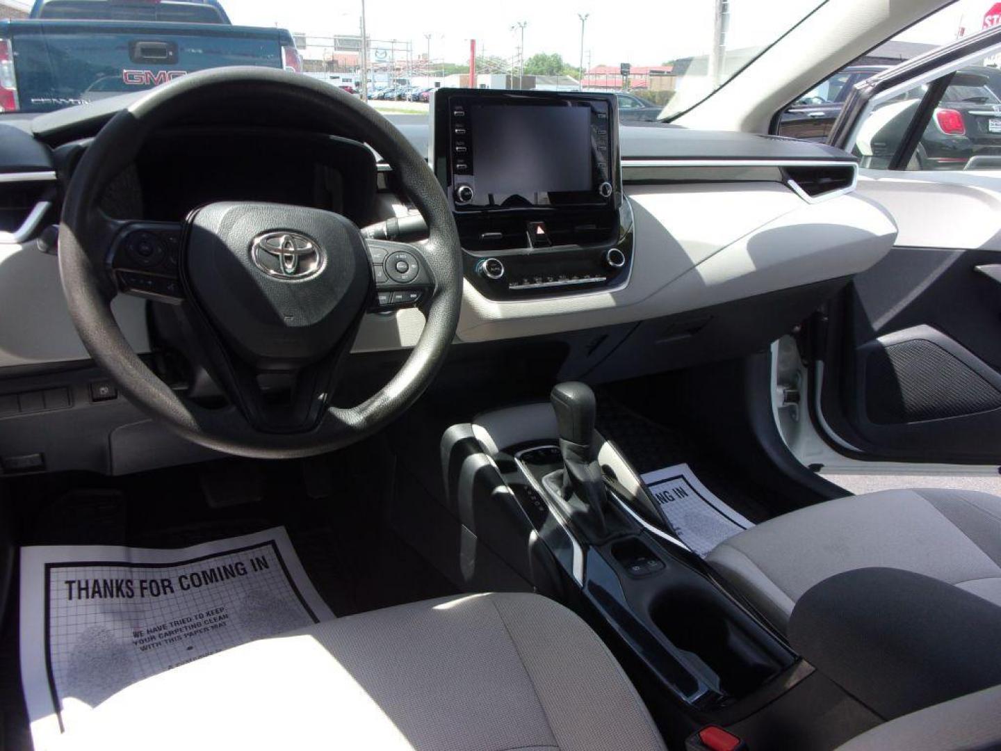 2020 WHITE TOYOTA COROLLA LE HYBRID (JTDEBRBE3LJ) with an 1.8L engine, Continuously Variable transmission, located at 501 E. Columbia St., Springfield, OH, 45503, (800) 262-7122, 39.925262, -83.801796 - ***1-Owner***Clean Carfax***New Tires***Hybrid***LE***Serviced and Detailed*** Jay North Auto has offered hand picked vehicles since 1965! Our customer's enjoy a NO pressure buying experience with a small town feel. All of our vehicles get fully inspected and detailed. We are a preferred dealer - Photo#12