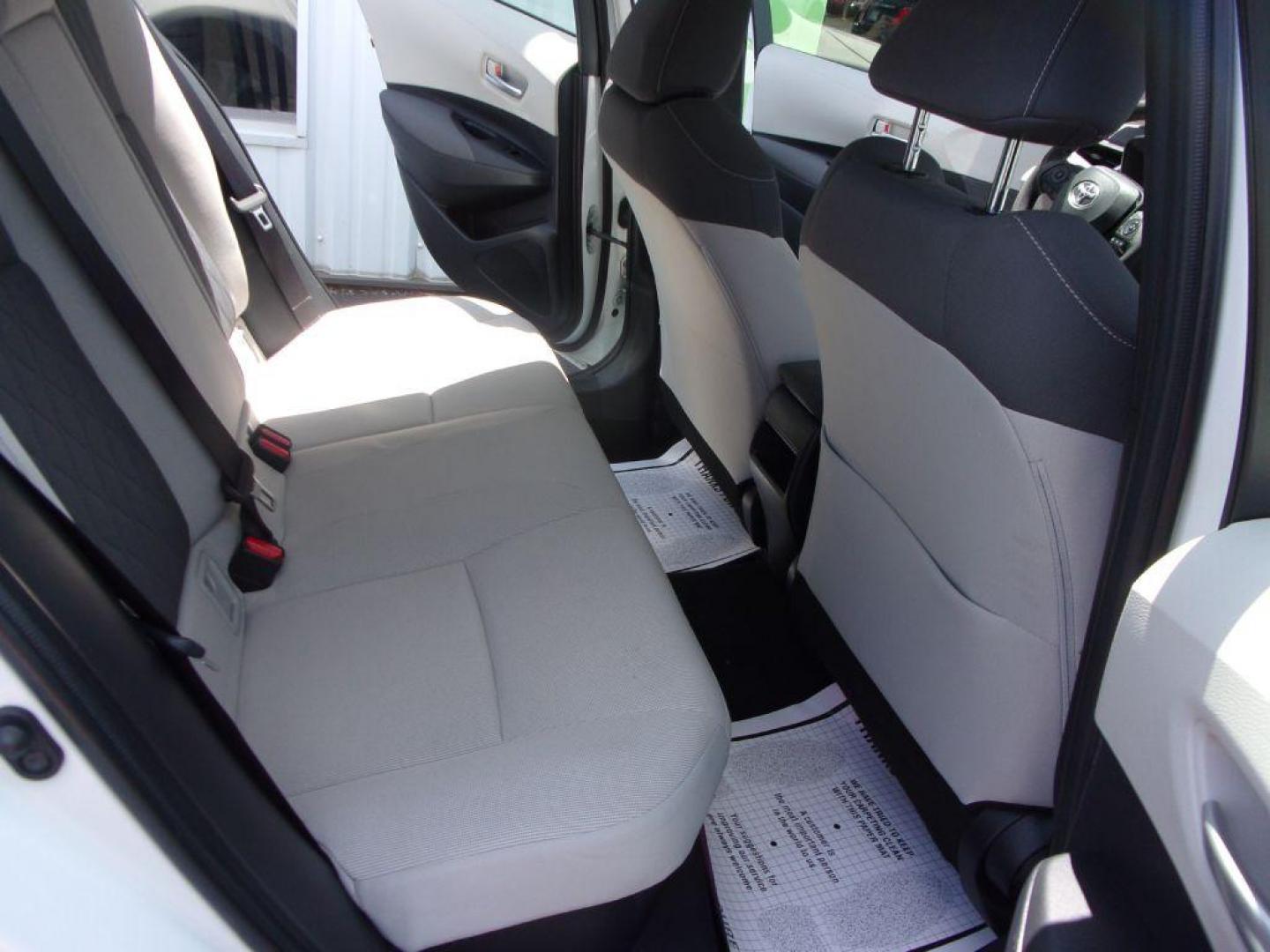 2020 WHITE TOYOTA COROLLA LE HYBRID (JTDEBRBE3LJ) with an 1.8L engine, Continuously Variable transmission, located at 501 E. Columbia St., Springfield, OH, 45503, (800) 262-7122, 39.925262, -83.801796 - ***1-Owner***Clean Carfax***New Tires***Hybrid***LE***Serviced and Detailed*** Jay North Auto has offered hand picked vehicles since 1965! Our customer's enjoy a NO pressure buying experience with a small town feel. All of our vehicles get fully inspected and detailed. We are a preferred dealer - Photo#17