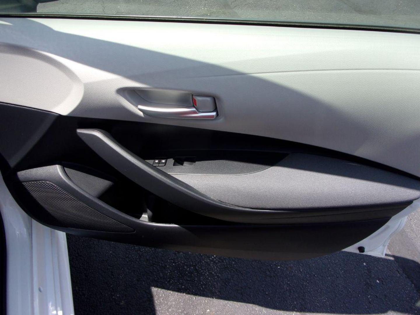 2020 WHITE TOYOTA COROLLA LE HYBRID (JTDEBRBE3LJ) with an 1.8L engine, Continuously Variable transmission, located at 501 E. Columbia St., Springfield, OH, 45503, (800) 262-7122, 39.925262, -83.801796 - ***1-Owner***Clean Carfax***New Tires***Hybrid***LE***Serviced and Detailed*** Jay North Auto has offered hand picked vehicles since 1965! Our customer's enjoy a NO pressure buying experience with a small town feel. All of our vehicles get fully inspected and detailed. We are a preferred dealer - Photo#18