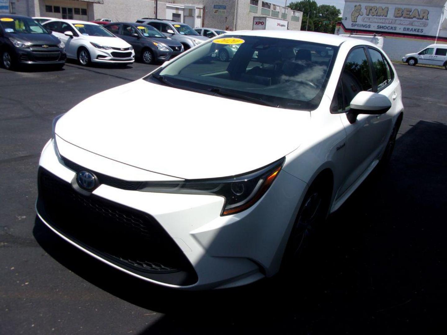 2020 WHITE TOYOTA COROLLA LE HYBRID (JTDEBRBE3LJ) with an 1.8L engine, Continuously Variable transmission, located at 501 E. Columbia St., Springfield, OH, 45503, (800) 262-7122, 39.925262, -83.801796 - ***1-Owner***Clean Carfax***New Tires***Hybrid***LE***Serviced and Detailed*** Jay North Auto has offered hand picked vehicles since 1965! Our customer's enjoy a NO pressure buying experience with a small town feel. All of our vehicles get fully inspected and detailed. We are a preferred dealer - Photo#6