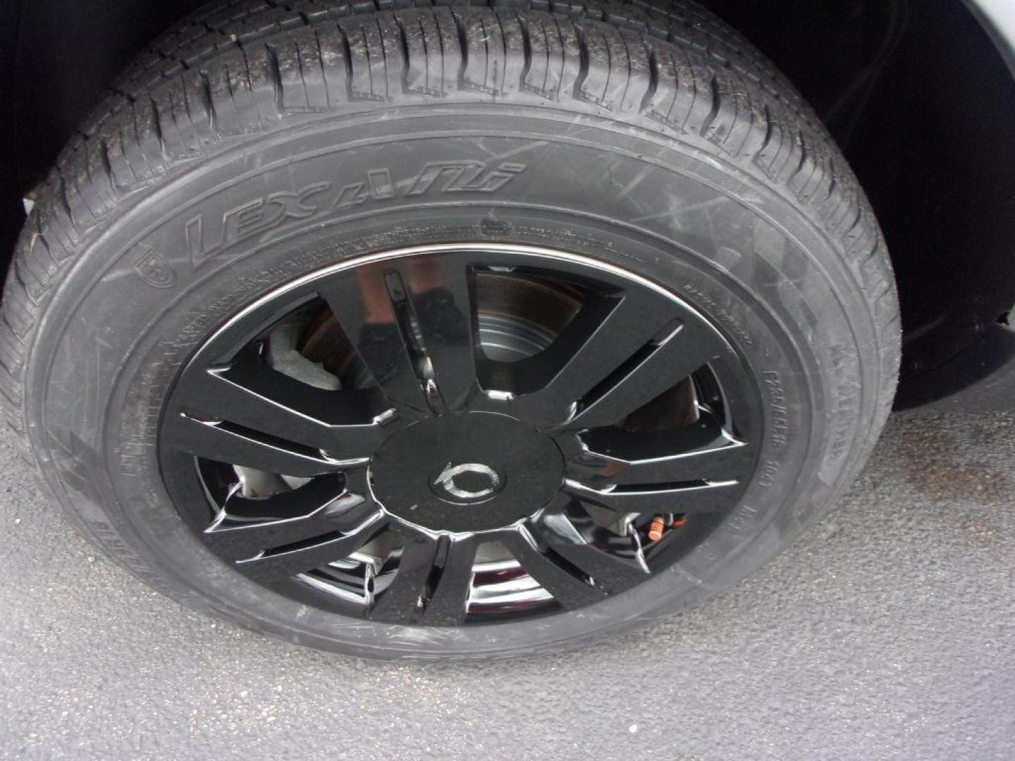 2016 SILVER CADILLAC SRX LUXURY COLLECTION (3GYFNBE33GS) with an 3.6L engine, Automatic transmission, located at 501 E. Columbia St., Springfield, OH, 45503, (800) 262-7122, 39.925262, -83.801796 - *** Serviced and Detailed *** FWD V6 *** Luxury Collection *** Moonroof *** Remote Start *** 22 Service Records on CarFax *** Jay North Auto has offered hand picked vehicles since 1965! Our customer's enjoy a NO pressure buying experience with a small town feel. All of our vehicles get fully in - Photo#23