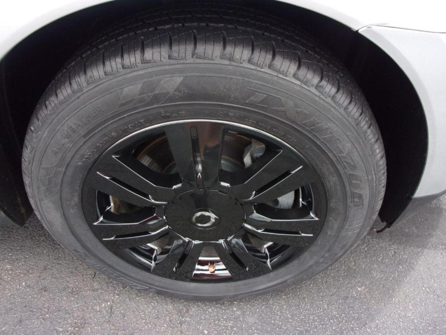 2016 SILVER CADILLAC SRX LUXURY COLLECTION (3GYFNBE33GS) with an 3.6L engine, Automatic transmission, located at 501 E. Columbia St., Springfield, OH, 45503, (800) 262-7122, 39.925262, -83.801796 - *** Serviced and Detailed *** FWD V6 *** Luxury Collection *** Moonroof *** Remote Start *** 22 Service Records on CarFax *** Jay North Auto has offered hand picked vehicles since 1965! Our customer's enjoy a NO pressure buying experience with a small town feel. All of our vehicles get fully in - Photo#24