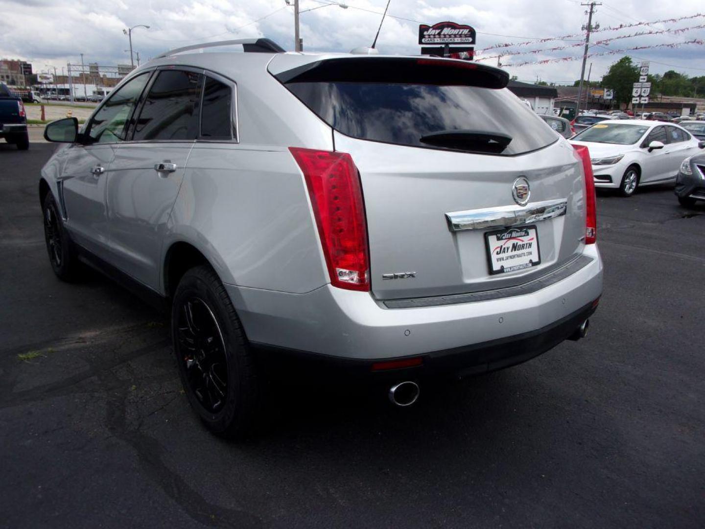 2016 SILVER CADILLAC SRX LUXURY COLLECTION (3GYFNBE33GS) with an 3.6L engine, Automatic transmission, located at 501 E. Columbia St., Springfield, OH, 45503, (800) 262-7122, 39.925262, -83.801796 - *** Serviced and Detailed *** FWD V6 *** Luxury Collection *** Moonroof *** Remote Start *** 22 Service Records on CarFax *** Jay North Auto has offered hand picked vehicles since 1965! Our customer's enjoy a NO pressure buying experience with a small town feel. All of our vehicles get fully in - Photo#5