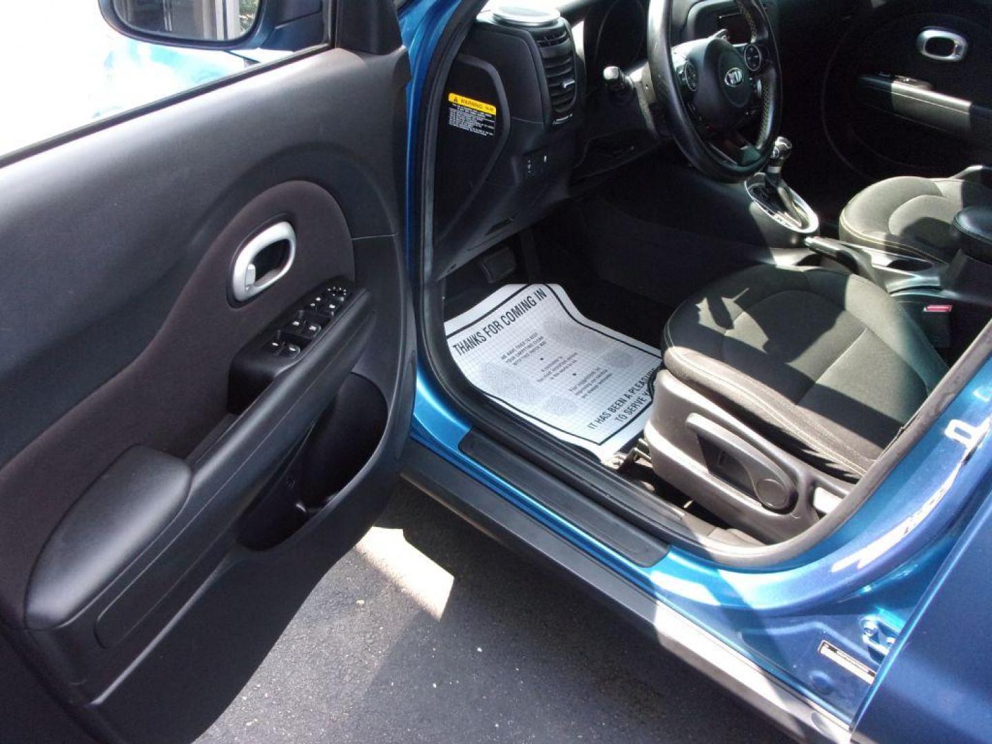 2016 BLUE KIA SOUL + (KNDJP3A55G7) with an 2.0L engine, Automatic transmission, located at 501 E. Columbia St., Springfield, OH, 45503, (800) 262-7122, 39.925262, -83.801796 - Photo#10