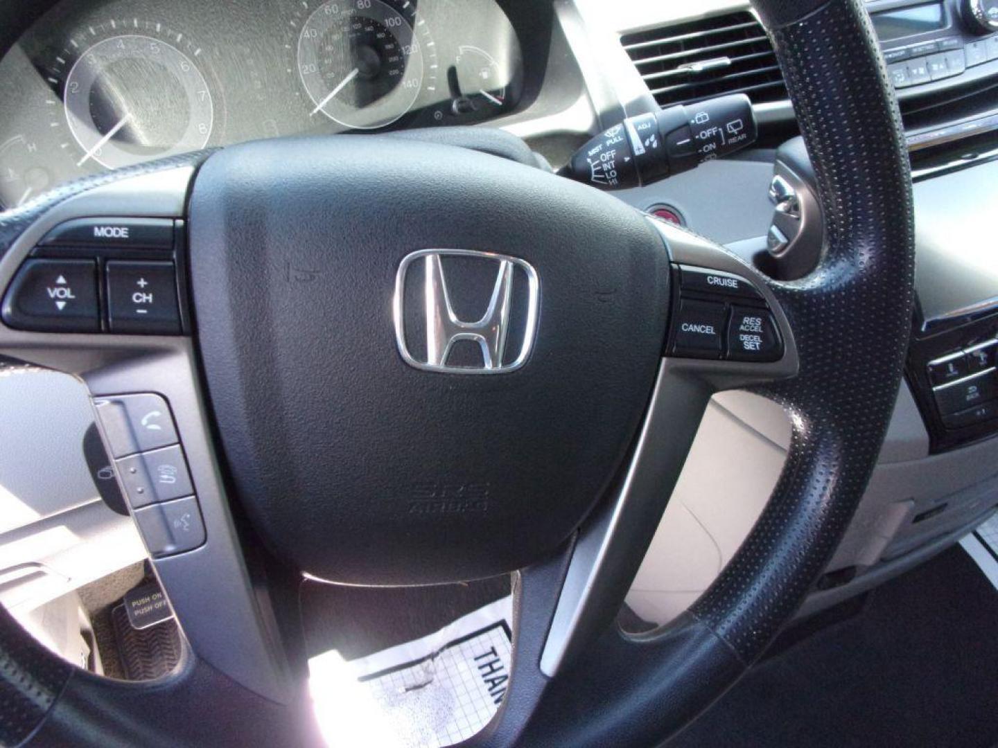 2016 GRAY HONDA ODYSSEY SE (5FNRL5H3XGB) with an 3.5L engine, Automatic transmission, located at 501 E. Columbia St., Springfield, OH, 45503, (800) 262-7122, 39.925262, -83.801796 - *** New Timing Belt w/ water pump and pulleys *** Transmission Serviced *** Coolant Serviced *** New Front and Rear Brakes *** New Tires *** Tune Up *** Jay North Auto has offered hand picked vehicles since 1965! Our customer's enjoy a NO pressure buying experience with a small town feel. All o - Photo#15