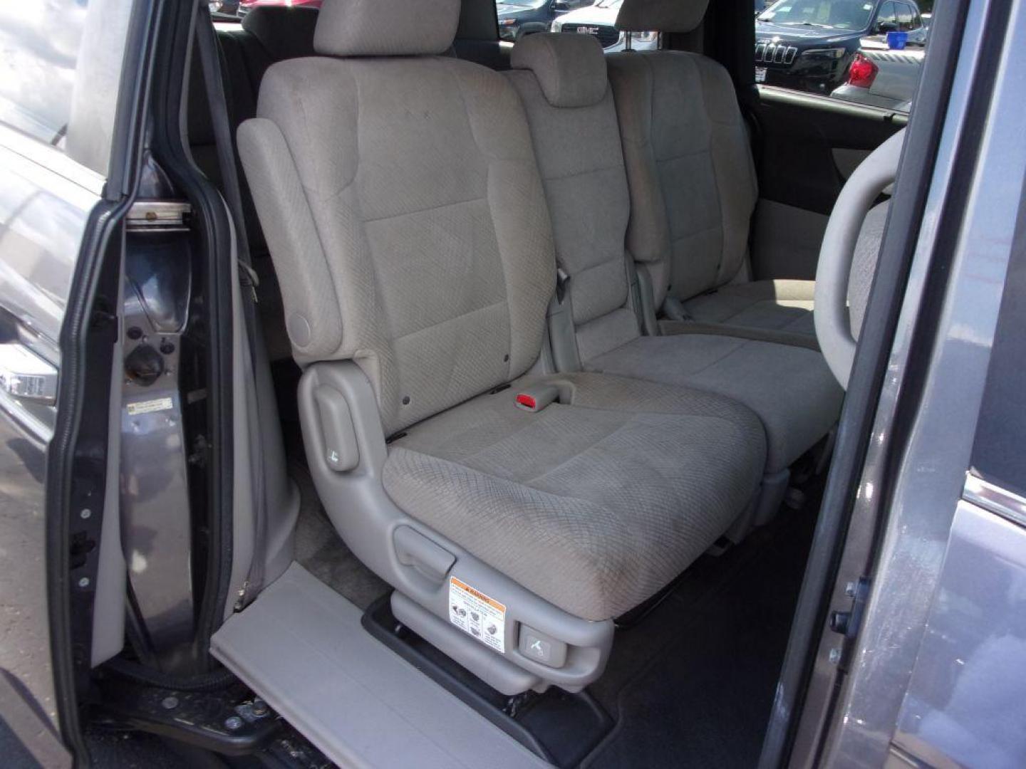 2016 GRAY HONDA ODYSSEY SE (5FNRL5H3XGB) with an 3.5L engine, Automatic transmission, located at 501 E. Columbia St., Springfield, OH, 45503, (800) 262-7122, 39.925262, -83.801796 - *** New Timing Belt w/ water pump and pulleys *** Transmission Serviced *** Coolant Serviced *** New Front and Rear Brakes *** New Tires *** Tune Up *** Jay North Auto has offered hand picked vehicles since 1965! Our customer's enjoy a NO pressure buying experience with a small town feel. All o - Photo#17