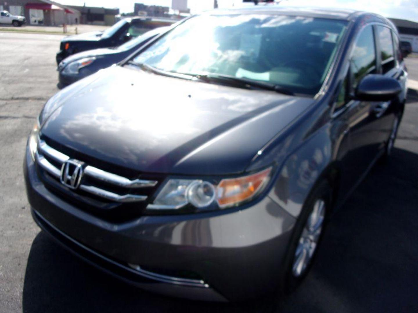 2016 GRAY HONDA ODYSSEY SE (5FNRL5H3XGB) with an 3.5L engine, Automatic transmission, located at 501 E. Columbia St., Springfield, OH, 45503, (800) 262-7122, 39.925262, -83.801796 - *** New Timing Belt w/ water pump and pulleys *** Transmission Serviced *** Coolant Serviced *** New Front and Rear Brakes *** New Tires *** Tune Up *** Jay North Auto has offered hand picked vehicles since 1965! Our customer's enjoy a NO pressure buying experience with a small town feel. All o - Photo#1