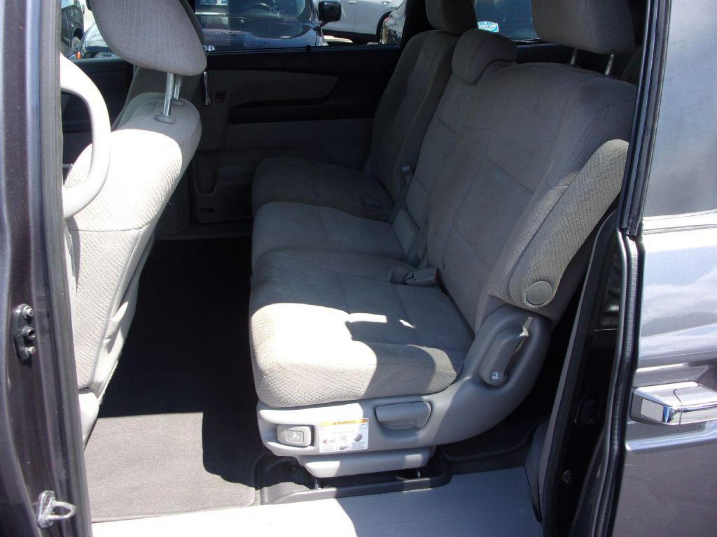 2016 GRAY HONDA ODYSSEY SE (5FNRL5H3XGB) with an 3.5L engine, Automatic transmission, located at 501 E. Columbia St., Springfield, OH, 45503, (800) 262-7122, 39.925262, -83.801796 - *** New Timing Belt w/ water pump and pulleys *** Transmission Serviced *** Coolant Serviced *** New Front and Rear Brakes *** New Tires *** Tune Up *** Jay North Auto has offered hand picked vehicles since 1965! Our customer's enjoy a NO pressure buying experience with a small town feel. All o - Photo#8