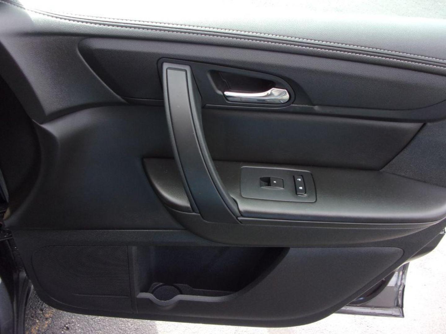 2015 GRAY CHEVROLET TRAVERSE LT (1GNKRGKD1FJ) with an 3.6L engine, Automatic transmission, located at 501 E. Columbia St., Springfield, OH, 45503, (800) 262-7122, 39.925262, -83.801796 - ***LT***Heated Seats***Remote Start***Captians Chairs***3rd Row Seating***New Tires***Serviced and Detailed*** Jay North Auto has offered hand picked vehicles since 1965! Our customer's enjoy a NO pressure buying experience with a small town feel. All of our vehicles get fully inspected and deta - Photo#20