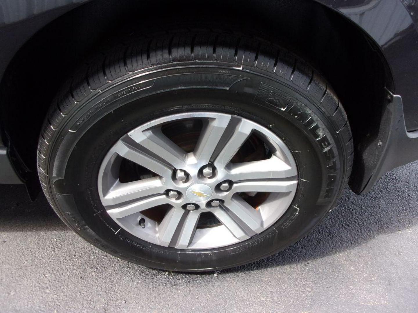 2015 GRAY CHEVROLET TRAVERSE LT (1GNKRGKD1FJ) with an 3.6L engine, Automatic transmission, located at 501 E. Columbia St., Springfield, OH, 45503, (800) 262-7122, 39.925262, -83.801796 - ***LT***Heated Seats***Remote Start***Captians Chairs***3rd Row Seating***New Tires***Serviced and Detailed*** Jay North Auto has offered hand picked vehicles since 1965! Our customer's enjoy a NO pressure buying experience with a small town feel. All of our vehicles get fully inspected and deta - Photo#26