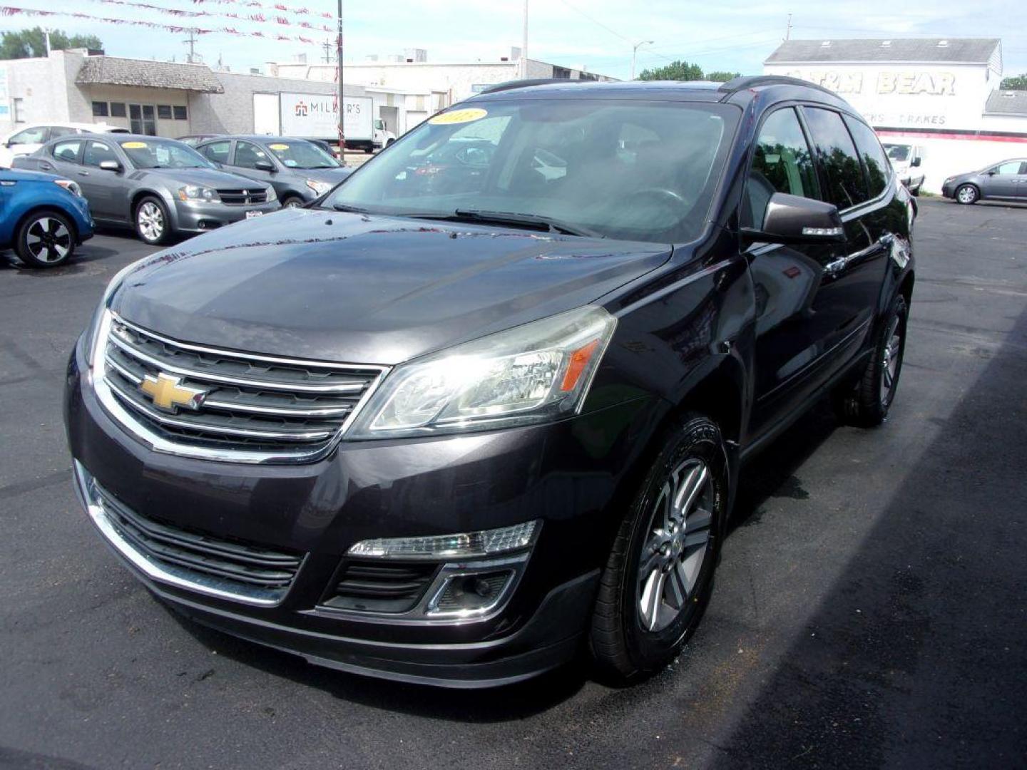 2015 GRAY CHEVROLET TRAVERSE LT (1GNKRGKD1FJ) with an 3.6L engine, Automatic transmission, located at 501 E. Columbia St., Springfield, OH, 45503, (800) 262-7122, 39.925262, -83.801796 - ***LT***Heated Seats***Remote Start***Captians Chairs***3rd Row Seating***New Tires***Serviced and Detailed*** Jay North Auto has offered hand picked vehicles since 1965! Our customer's enjoy a NO pressure buying experience with a small town feel. All of our vehicles get fully inspected and deta - Photo#6