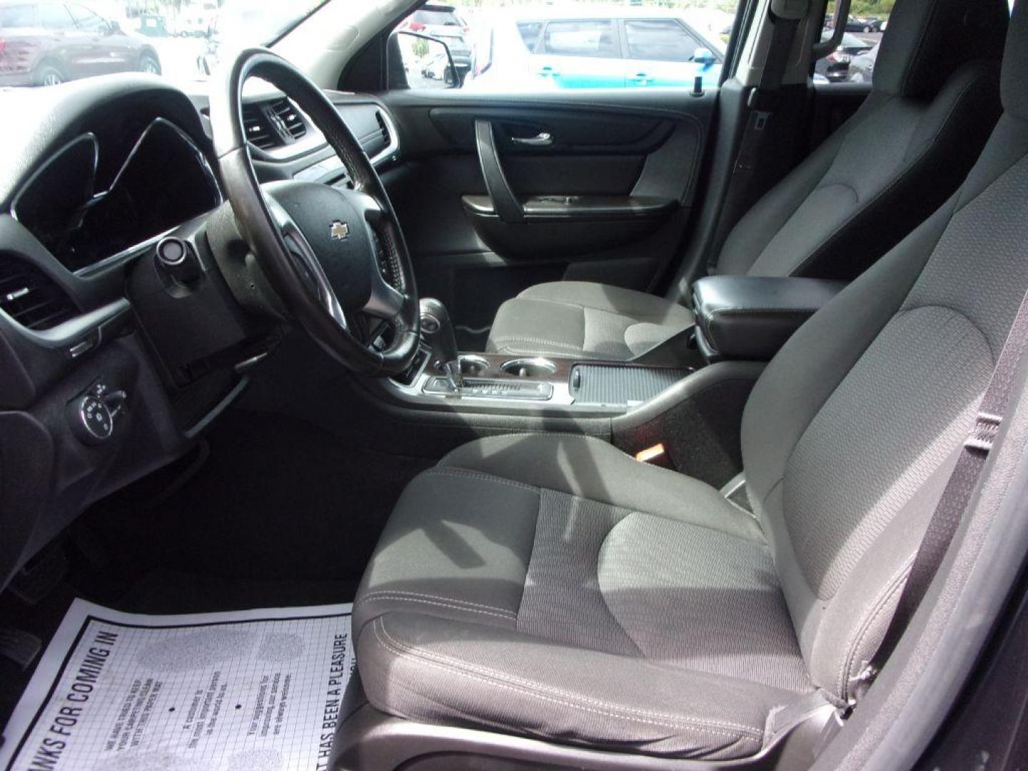 2015 GRAY CHEVROLET TRAVERSE LT (1GNKRGKD1FJ) with an 3.6L engine, Automatic transmission, located at 501 E. Columbia St., Springfield, OH, 45503, (800) 262-7122, 39.925262, -83.801796 - ***LT***Heated Seats***Remote Start***Captians Chairs***3rd Row Seating***New Tires***Serviced and Detailed*** Jay North Auto has offered hand picked vehicles since 1965! Our customer's enjoy a NO pressure buying experience with a small town feel. All of our vehicles get fully inspected and deta - Photo#8