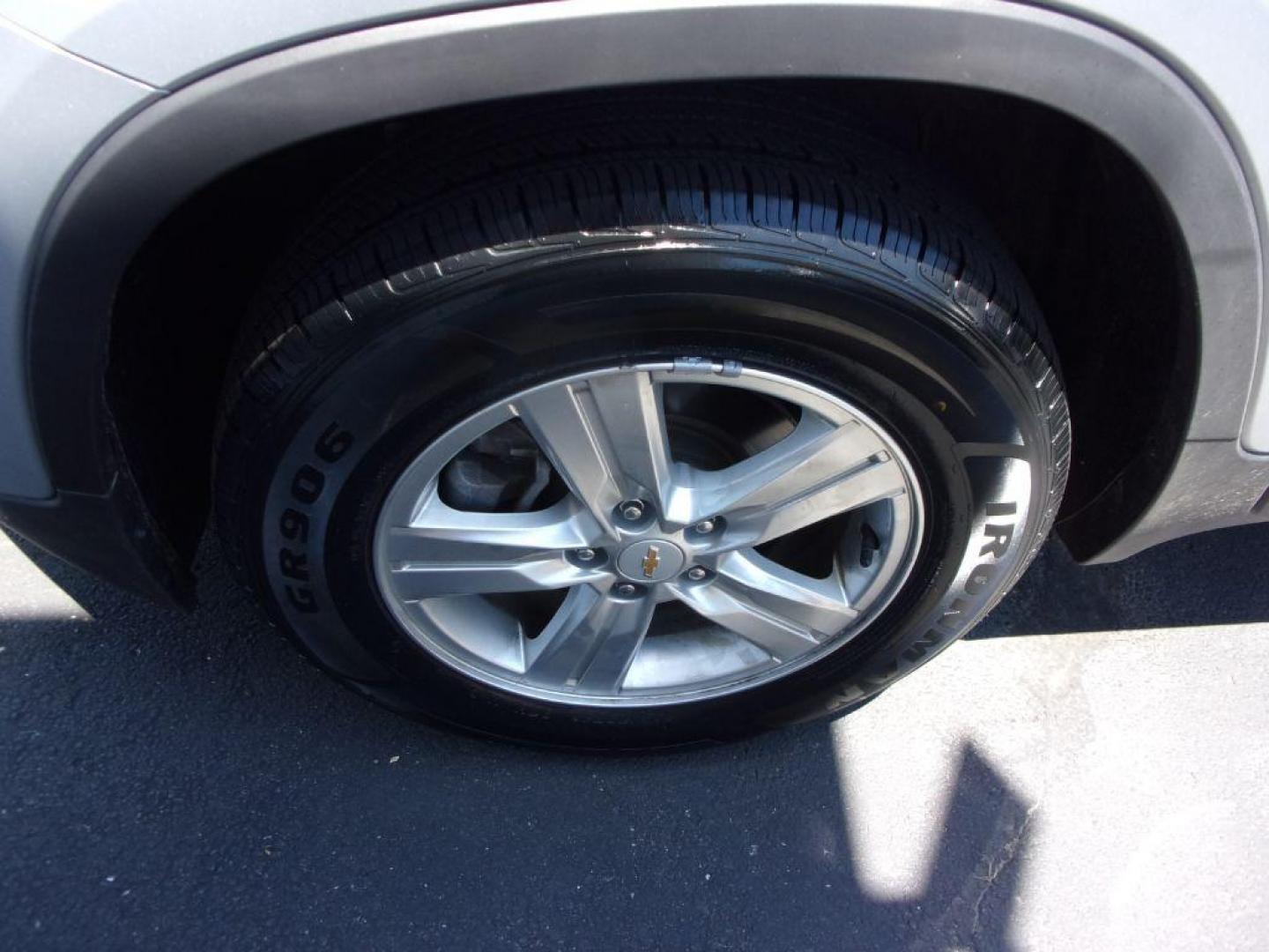 2019 SILVER CHEVROLET TRAX 1LT (KL7CJPSB2KB) with an 1.4L engine, Automatic transmission, located at 501 E. Columbia St., Springfield, OH, 45503, (800) 262-7122, 39.925262, -83.801796 - ***1-Owner***Clean Carfax***AWD***1LT***Serviced and Detailed*** Jay North Auto has offered hand picked vehicles since 1965! Our customer's enjoy a NO pressure buying experience with a small town feel. All of our vehicles get fully inspected and detailed. We are a preferred dealer for many local - Photo#22