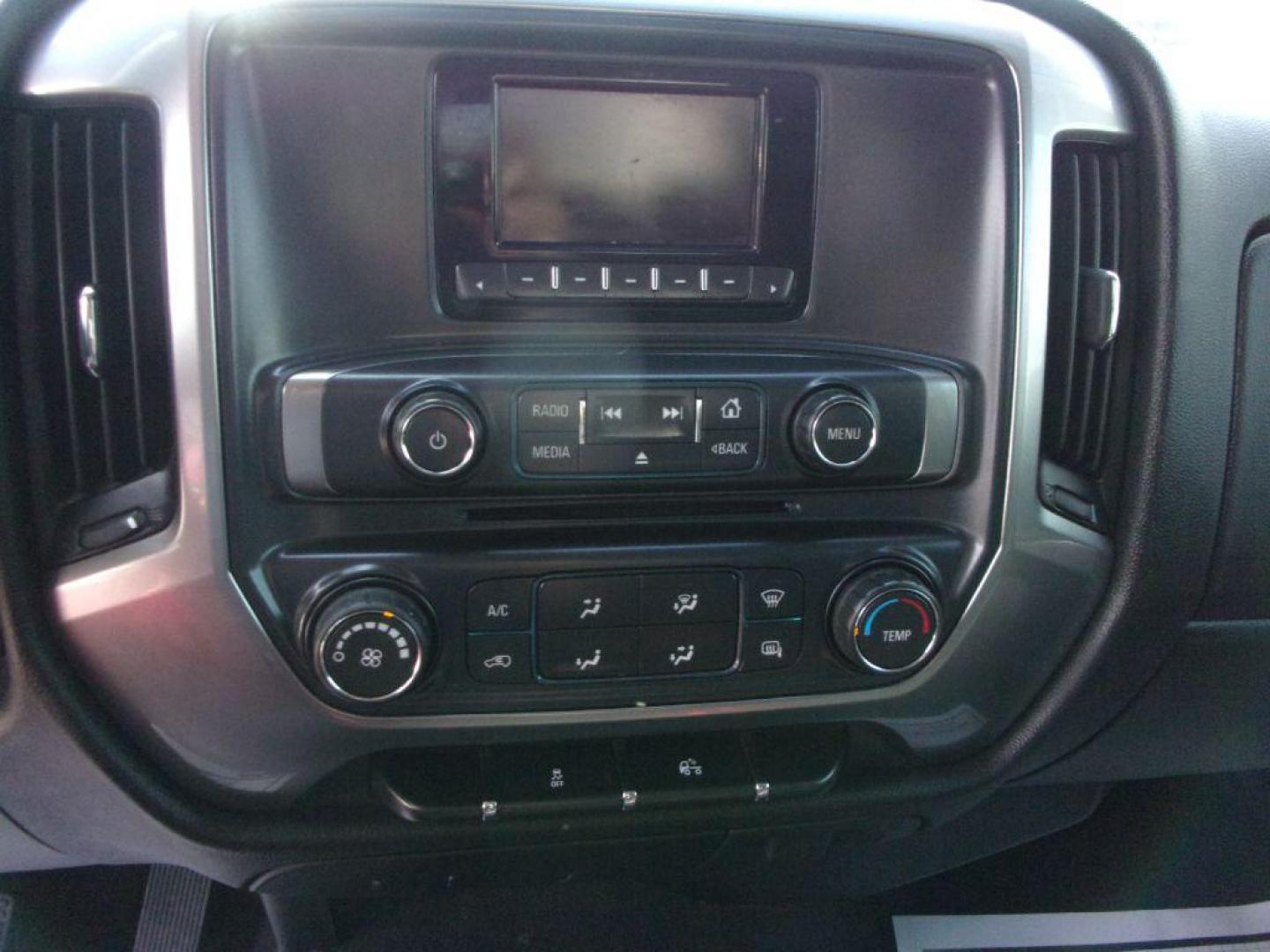 2014 GRAY CHEVROLET SILVERADO 1500 LT (1GCVKREH4EZ) with an 4.3L engine, Automatic transmission, located at 501 E. Columbia St., Springfield, OH, 45503, (800) 262-7122, 39.925262, -83.801796 - *** LT *** 4.3L V6 4x4 *** Upgraded Wheels *** For more information and photos, please log on to jaynorthauto.com, where you can view the CARFAX and SHOP BY PAYMENT - Photo#9