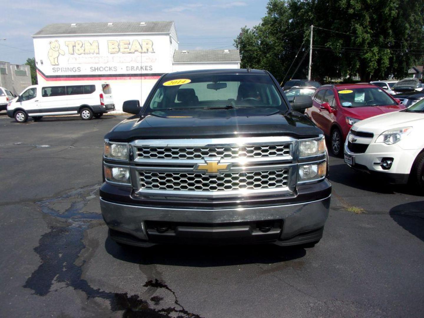 2014 GRAY CHEVROLET SILVERADO 1500 LT (1GCVKREH4EZ) with an 4.3L engine, Automatic transmission, located at 501 E. Columbia St., Springfield, OH, 45503, (800) 262-7122, 39.925262, -83.801796 - *** LT *** 4.3L V6 4x4 *** Upgraded Wheels *** For more information and photos, please log on to jaynorthauto.com, where you can view the CARFAX and SHOP BY PAYMENT - Photo#1