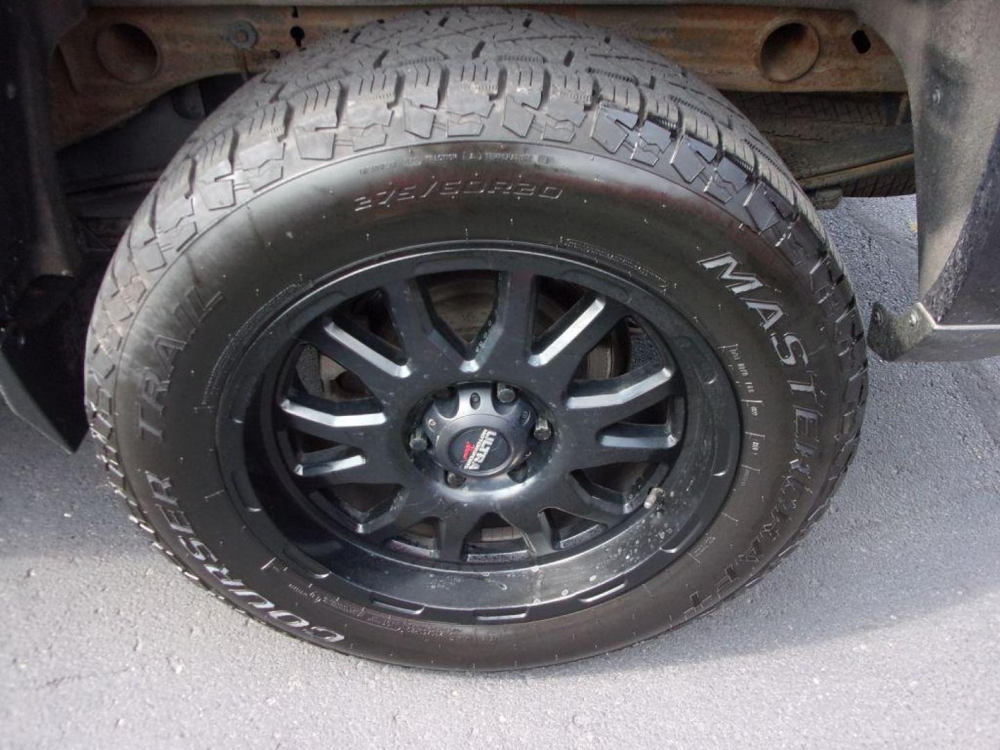 2014 GRAY CHEVROLET SILVERADO 1500 LT (1GCVKREH4EZ) with an 4.3L engine, Automatic transmission, located at 501 E. Columbia St., Springfield, OH, 45503, (800) 262-7122, 39.925262, -83.801796 - *** LT *** 4.3L V6 4x4 *** Upgraded Wheels *** For more information and photos, please log on to jaynorthauto.com, where you can view the CARFAX and SHOP BY PAYMENT - Photo#21