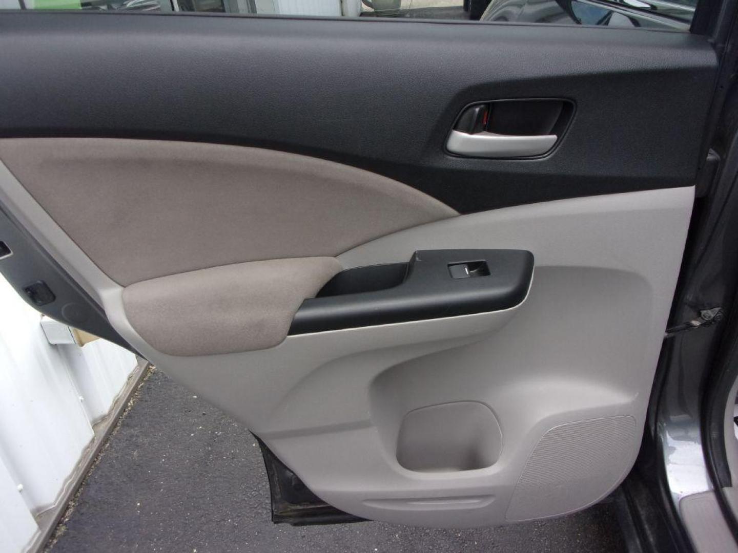 2013 GRAY HONDA CR-V EX (2HKRM4H56DH) with an 2.4L engine, Automatic transmission, located at 501 E. Columbia St., Springfield, OH, 45503, (800) 262-7122, 39.925262, -83.801796 - ***1-Owner***Clean Carfax***AWD***EX***Updated Timing***Serviced and Detailed*** Jay North Auto has offered hand picked vehicles since 1965! Our customer's enjoy a NO pressure buying experience with a small town feel. All of our vehicles get fully inspected and detailed. We are a preferred deale - Photo#12