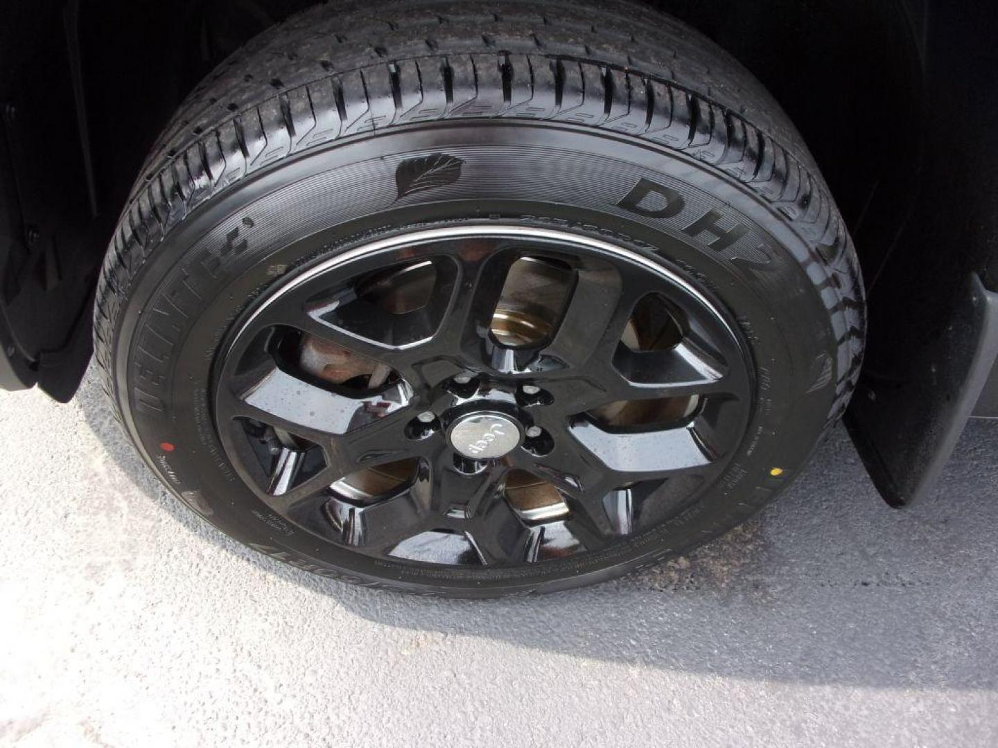 2017 RED JEEP RENEGADE LATITUDE (ZACCJBBB9HP) with an 2.4L engine, Automatic transmission, located at 501 E. Columbia St., Springfield, OH, 45503, (800) 262-7122, 39.925262, -83.801796 - Photo#22