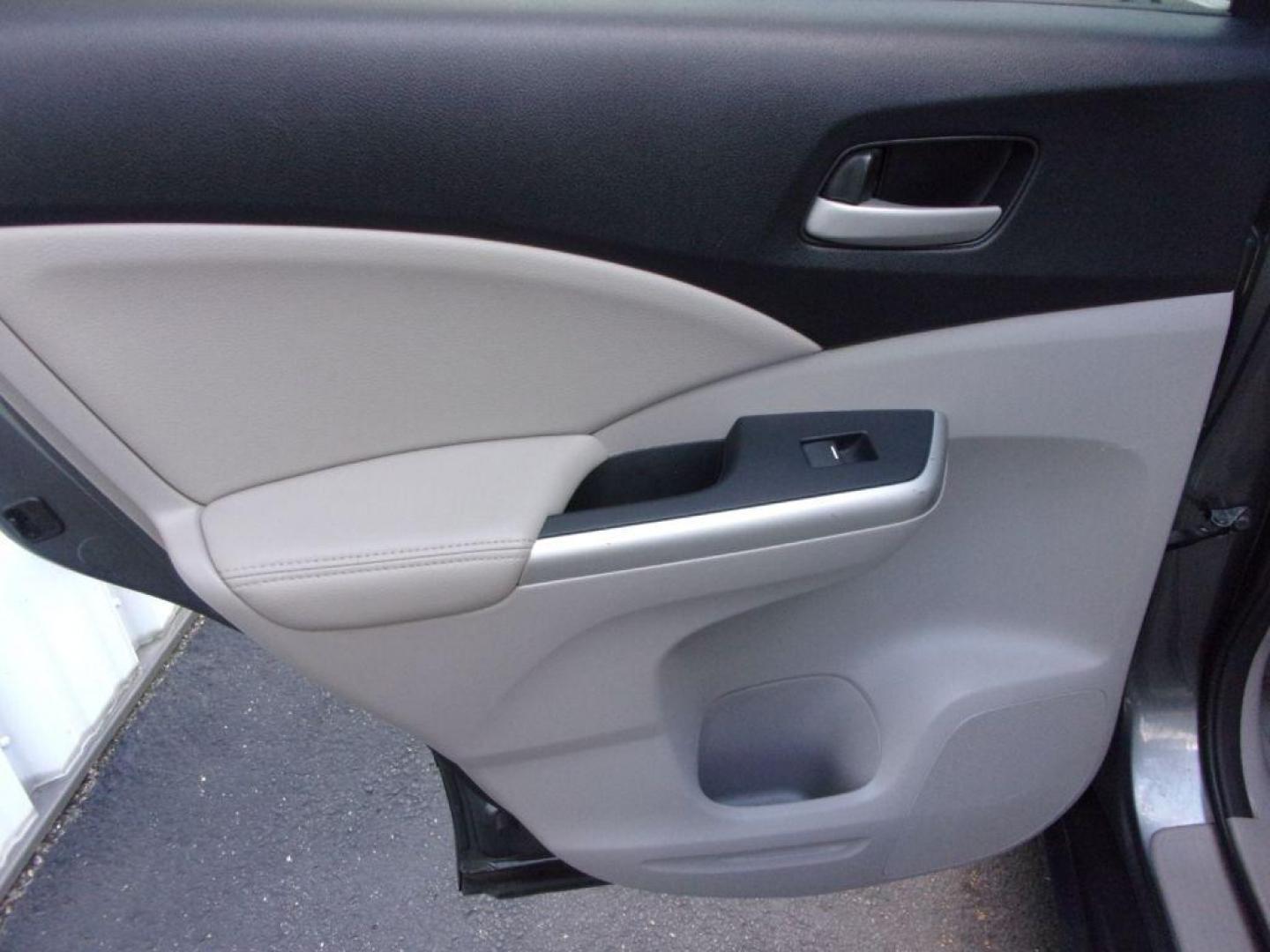 2014 GRAY HONDA CR-V EXL (2HKRM4H78EH) with an 2.4L engine, Automatic transmission, located at 501 E. Columbia St., Springfield, OH, 45503, (800) 262-7122, 39.925262, -83.801796 - Photo#14