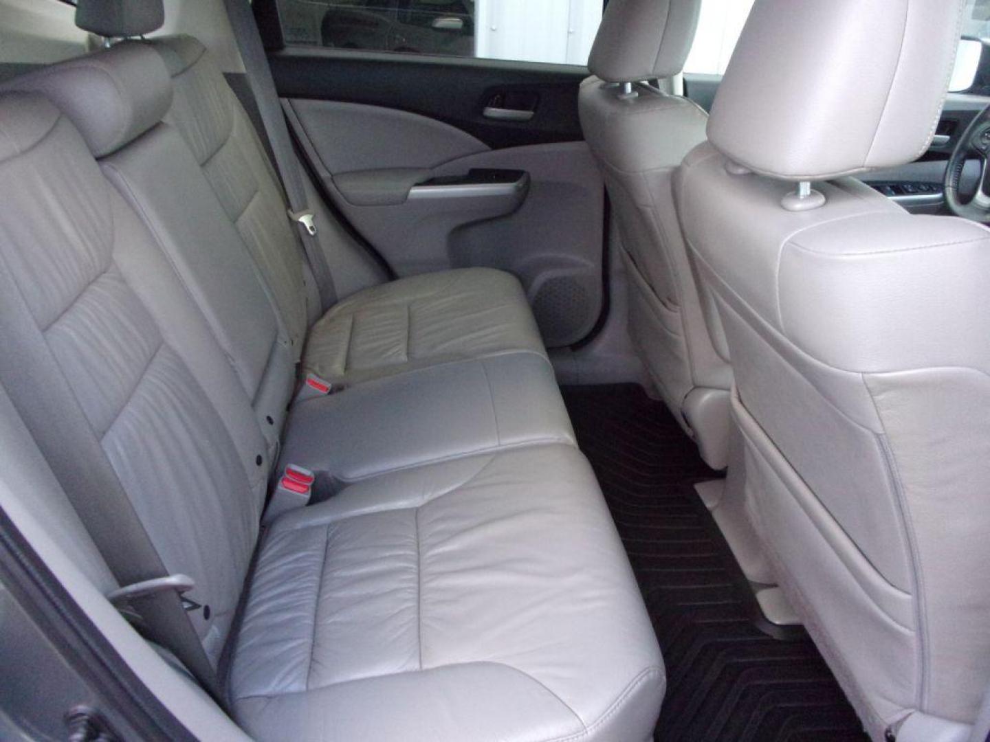 2014 GRAY HONDA CR-V EXL (2HKRM4H78EH) with an 2.4L engine, Automatic transmission, located at 501 E. Columbia St., Springfield, OH, 45503, (800) 262-7122, 39.925262, -83.801796 - Photo#18