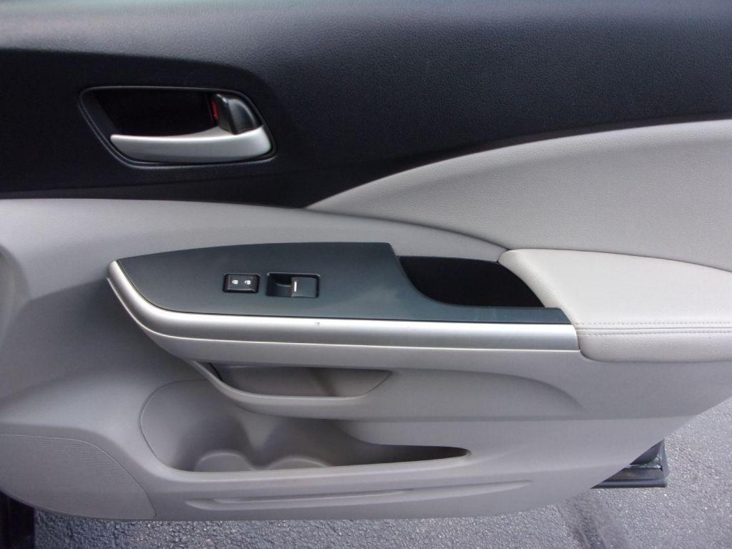 2014 GRAY HONDA CR-V EXL (2HKRM4H78EH) with an 2.4L engine, Automatic transmission, located at 501 E. Columbia St., Springfield, OH, 45503, (800) 262-7122, 39.925262, -83.801796 - Photo#19