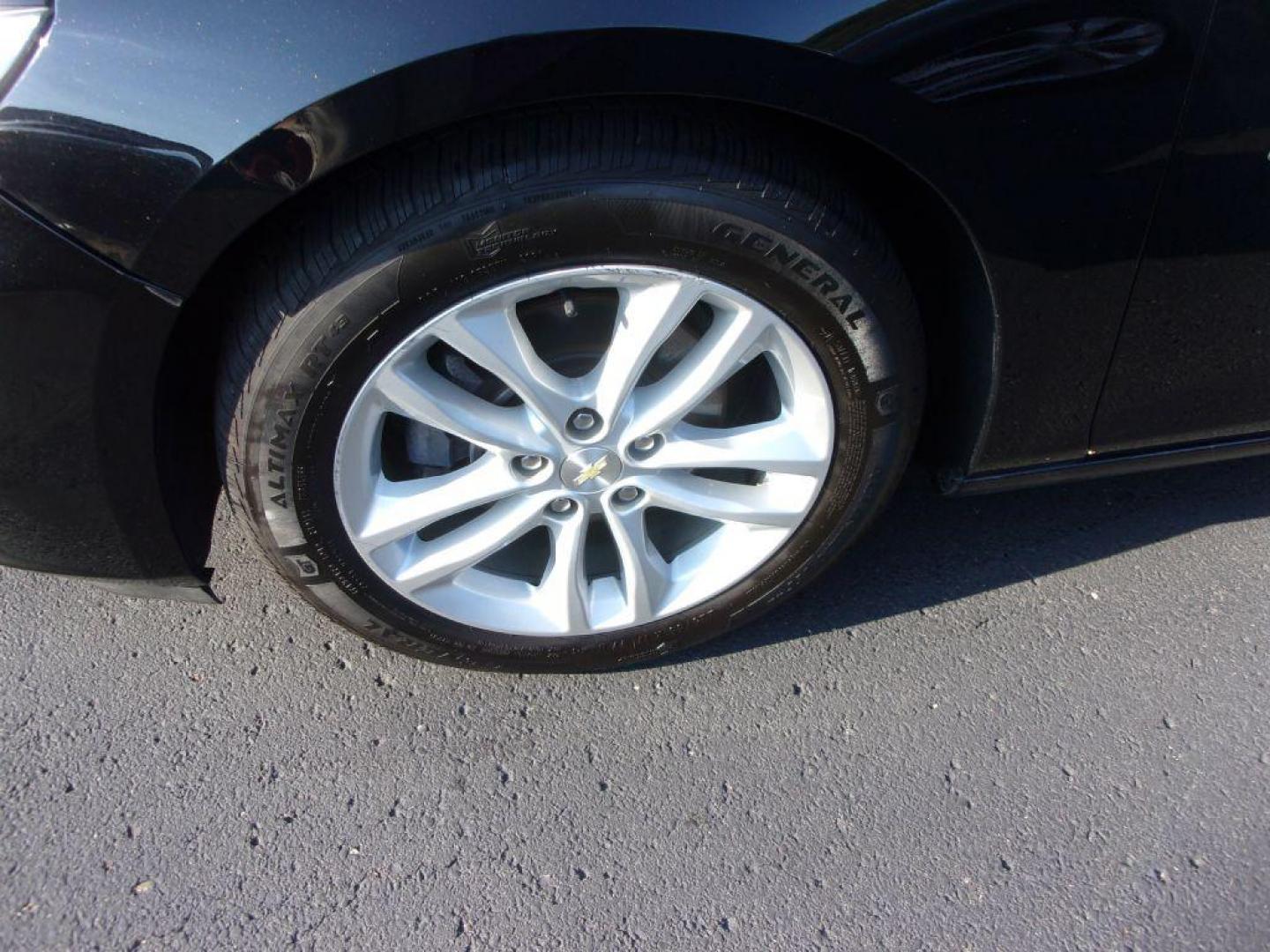 2018 BLACK CHEVROLET MALIBU LT (1G1ZD5ST1JF) with an 1.5L engine, Automatic transmission, located at 501 E. Columbia St., Springfield, OH, 45503, (800) 262-7122, 39.925262, -83.801796 - Photo#4