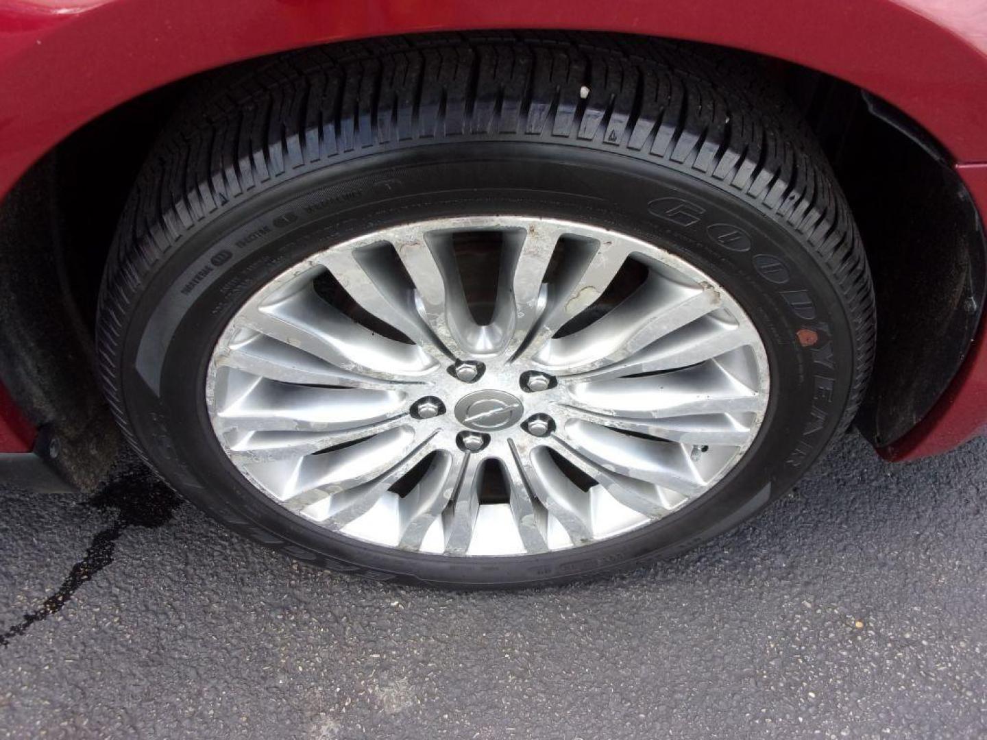 2012 RED CHRYSLER 200 LIMITED (1C3CCBCG1CN) with an 3.6L engine, Automatic transmission, located at 501 E. Columbia St., Springfield, OH, 45503, (800) 262-7122, 39.925262, -83.801796 - Photo#21