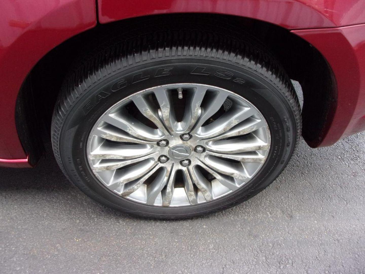 2012 RED CHRYSLER 200 LIMITED (1C3CCBCG1CN) with an 3.6L engine, Automatic transmission, located at 501 E. Columbia St., Springfield, OH, 45503, (800) 262-7122, 39.925262, -83.801796 - Photo#23