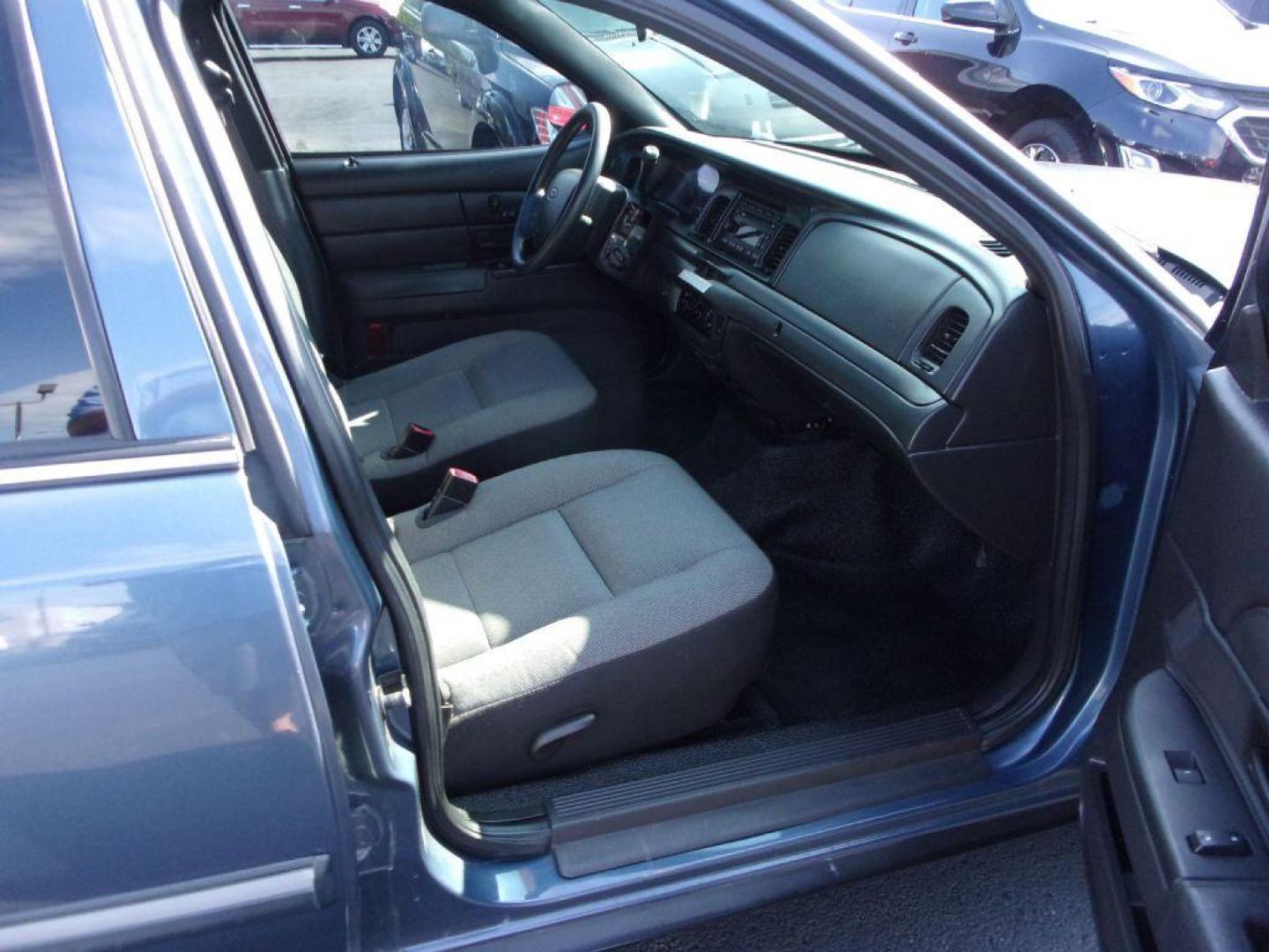 2010 BLUE FORD CROWN VICTORIA POLICE INTERCEPTOR (2FABP7BV1AX) with an 4.6L engine, Automatic transmission, located at 501 E. Columbia St., Springfield, OH, 45503, (800) 262-7122, 39.925262, -83.801796 - Photo#15