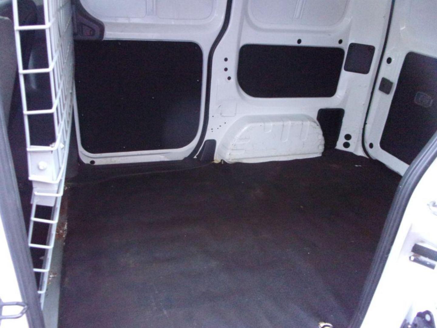 2018 WHITE CHEVROLET CITY EXPRESS LT (3N63M0ZN1JK) with an 2.0L engine, Automatic transmission, located at 501 E. Columbia St., Springfield, OH, 45503, (800) 262-7122, 39.925262, -83.801796 - Photo#11