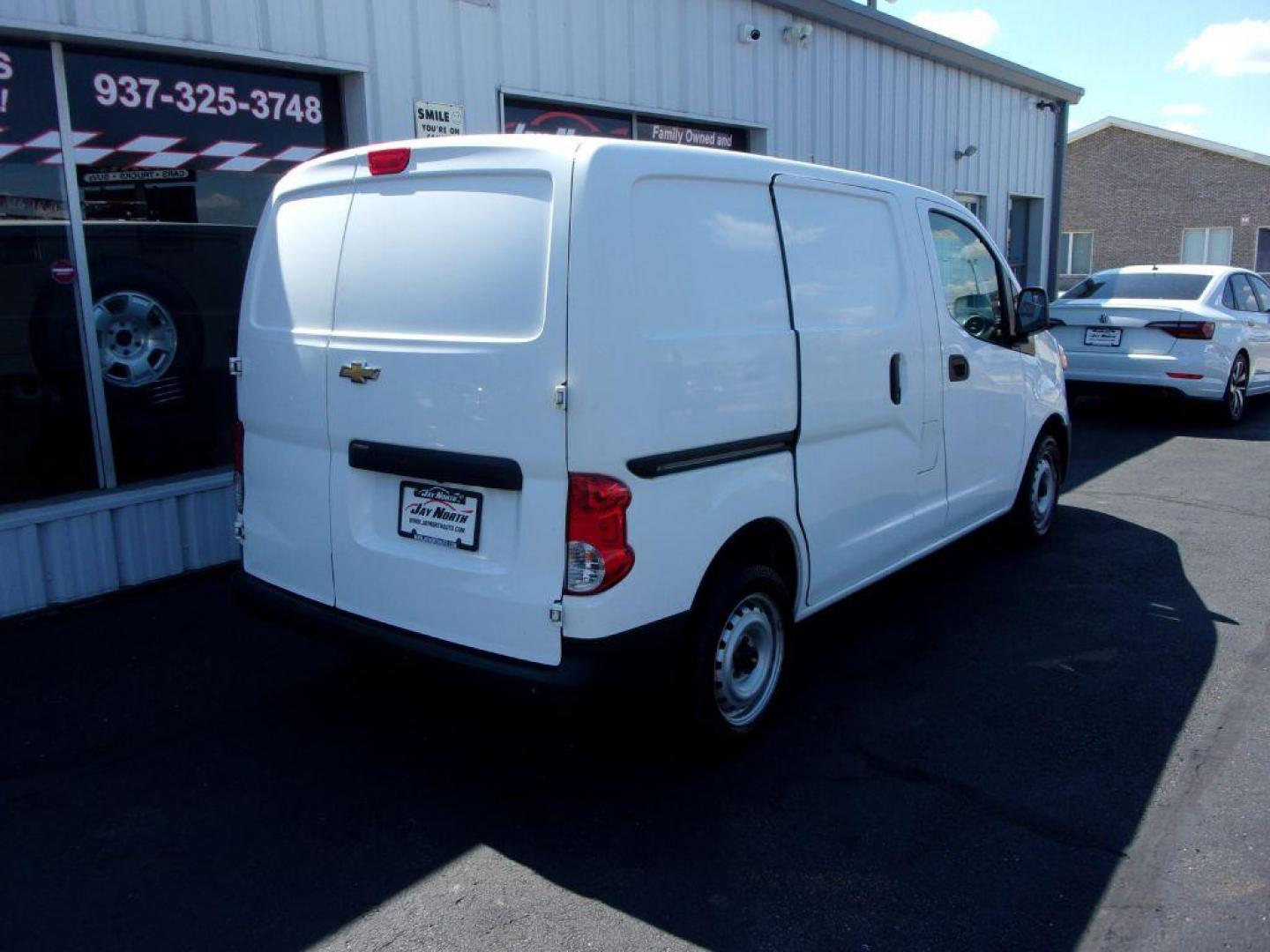 2018 WHITE CHEVROLET CITY EXPRESS LT (3N63M0ZN1JK) with an 2.0L engine, Automatic transmission, located at 501 E. Columbia St., Springfield, OH, 45503, (800) 262-7122, 39.925262, -83.801796 - Photo#3