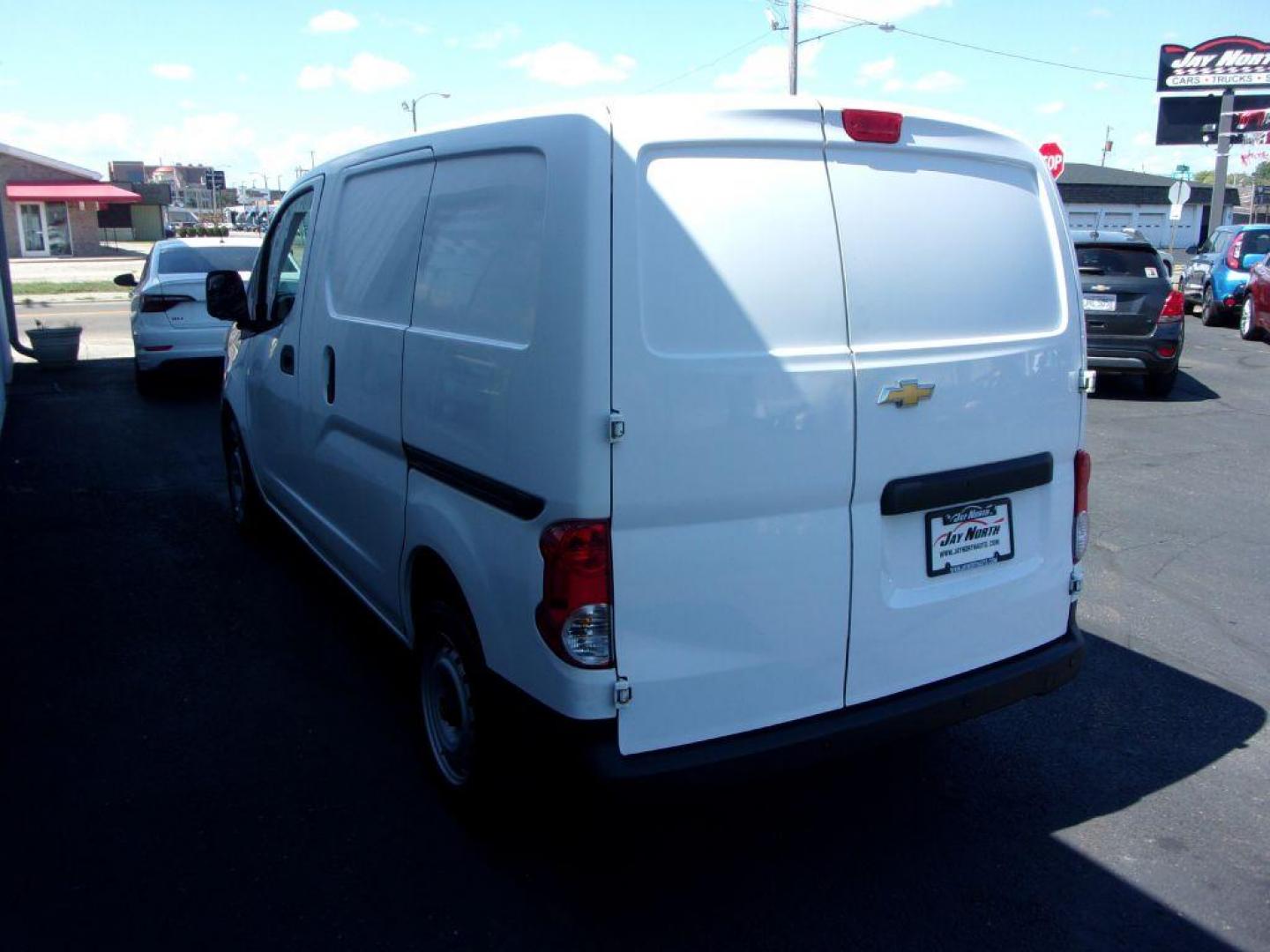 2018 WHITE CHEVROLET CITY EXPRESS LT (3N63M0ZN1JK) with an 2.0L engine, Automatic transmission, located at 501 E. Columbia St., Springfield, OH, 45503, (800) 262-7122, 39.925262, -83.801796 - Photo#5
