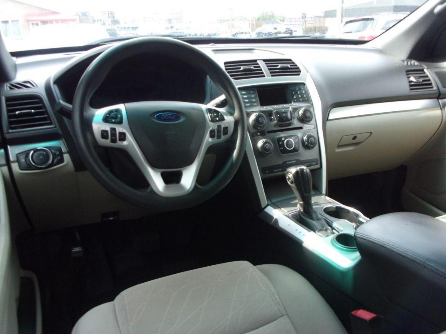2015 WHITE FORD EXPLORER (1FM5K7B82FG) with an 3.5L engine, Automatic transmission, located at 501 E. Columbia St., Springfield, OH, 45503, (800) 262-7122, 39.925262, -83.801796 - Photo#11